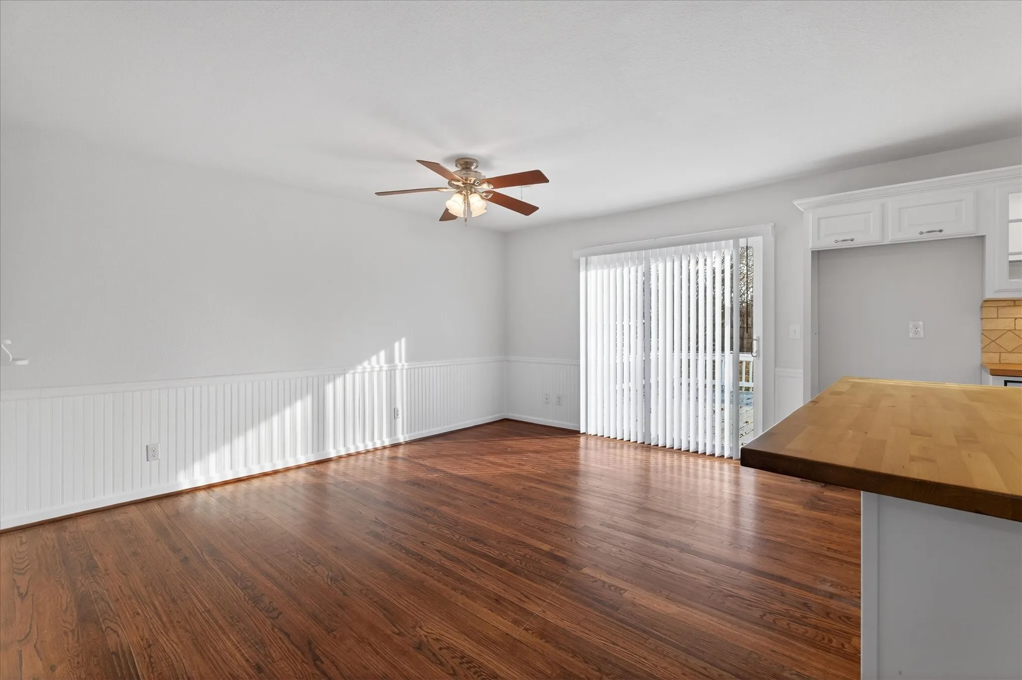 Single Family Residence For Rent in Collin County , 1807 W Josephine Street, Mc Kinney, Texas 75069, 3 Bedroom, 2 Bathroom, 1 Garage spaces, 1,228 Sqft, built in 1968, mls#21148050, Real Estate Agent in Mc Kinney, Homes For Rent in Collin county, Homes For Rent in Mc Kinney, Realtor in Mc Kinney Texas, Real Estate Brokerage Independent Realty Texas, Luminita Cordes Realtor