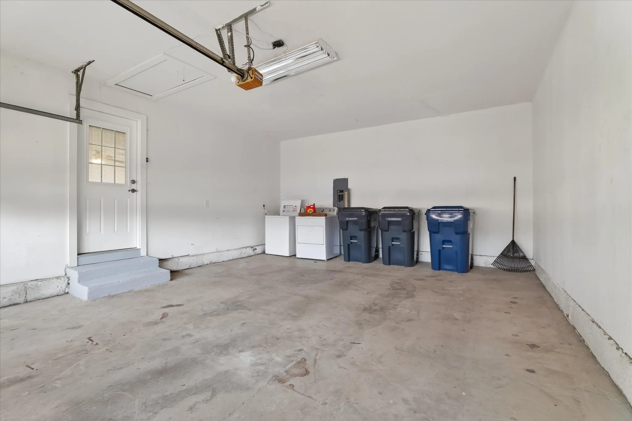 Single Family Residence For Rent in Collin County , 1807 W Josephine Street, Mc Kinney, Texas 75069, 3 Bedroom, 2 Bathroom, 1 Garage spaces, 1,228 Sqft, built in 1968, mls#21148050, Real Estate Agent in Mc Kinney, Homes For Rent in Collin county, Homes For Rent in Mc Kinney, Realtor in Mc Kinney Texas, Real Estate Brokerage Independent Realty Texas, Luminita Cordes Realtor