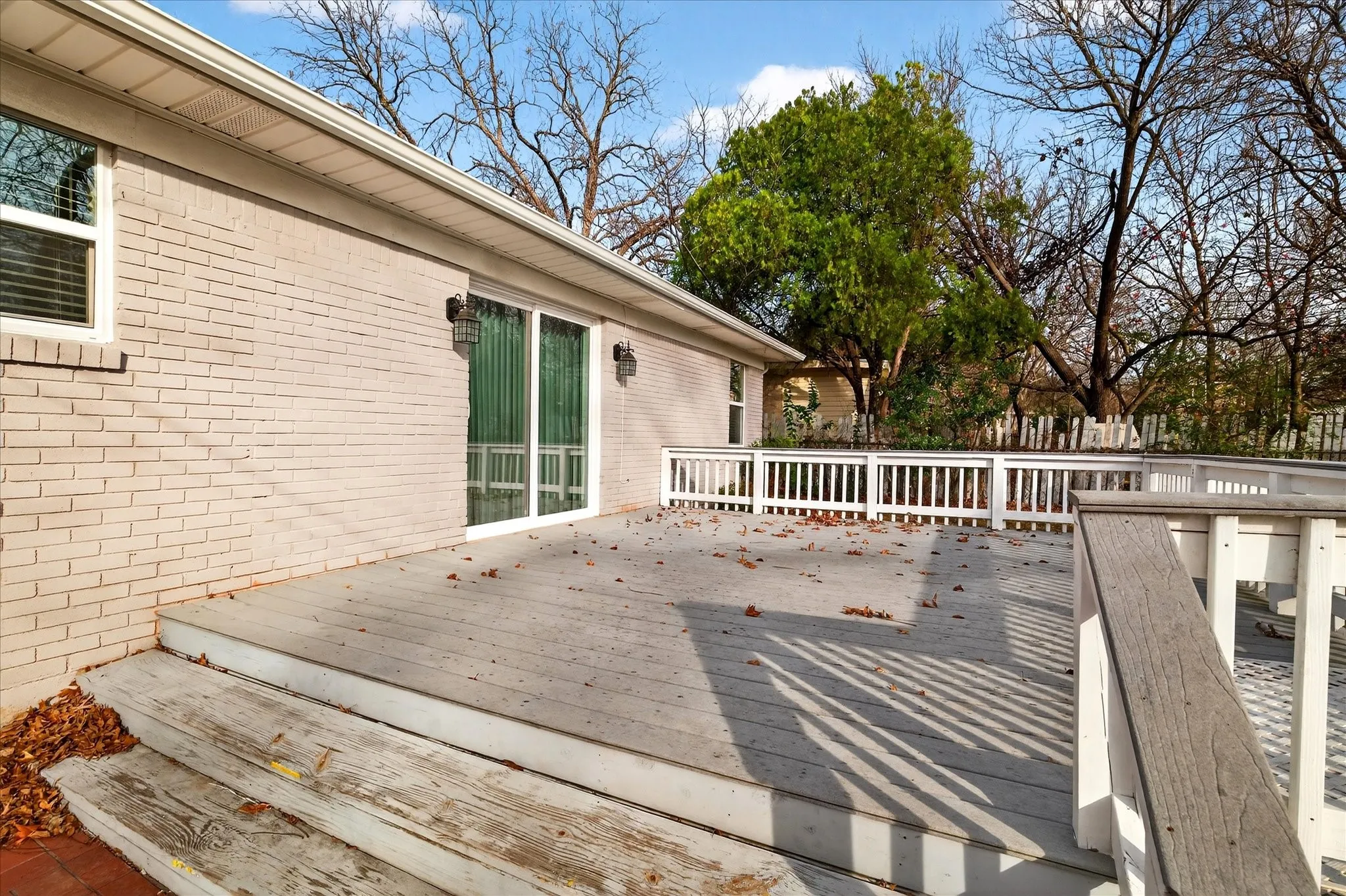 Single Family Residence For Rent in Collin County , 1807 W Josephine Street, Mc Kinney, Texas 75069, 3 Bedroom, 2 Bathroom, 1 Garage spaces, 1,228 Sqft, built in 1968, mls#21148050, Real Estate Agent in Mc Kinney, Homes For Rent in Collin county, Homes For Rent in Mc Kinney, Realtor in Mc Kinney Texas, Real Estate Brokerage Independent Realty Texas, Luminita Cordes Realtor