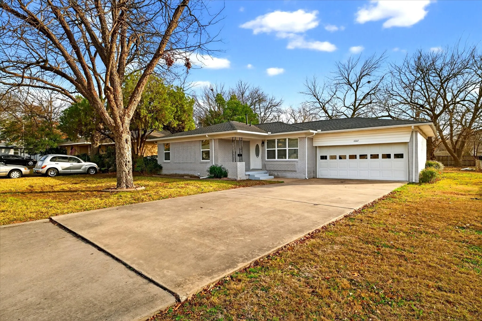 Single Family Residence For Rent in Collin County , 1807 W Josephine Street, Mc Kinney, Texas 75069, 3 Bedroom, 2 Bathroom, 1 Garage spaces, 1,228 Sqft, built in 1968, mls#21148050, Real Estate Agent in Mc Kinney, Homes For Rent in Collin county, Homes For Rent in Mc Kinney, Realtor in Mc Kinney Texas, Real Estate Brokerage Independent Realty Texas, Luminita Cordes Realtor