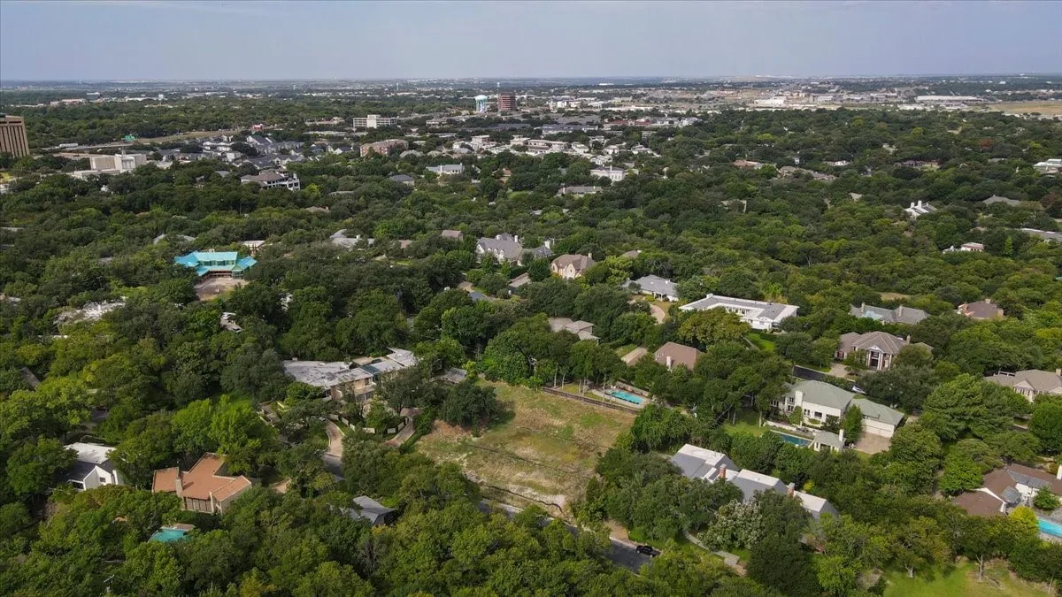 Unimproved Land For Sale in Tarrant County , 2004 Indian Creek Drive, Westover Hills, Texas 76107, 0, 0, Garage spaces, 0 Sqft, built in 1972, mls#21145541, Real Estate Agent in Westover Hills, Homes For Sale in Tarrant county, Homes For Sale in Westover Hills, Realtor in Westover Hills Texas, Real Estate Brokerage Independent Realty Texas, Luminita Cordes Realtor