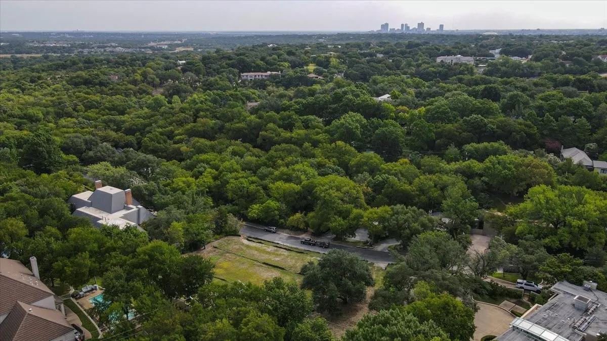 Unimproved Land For Sale in Tarrant County , 2004 Indian Creek Drive, Westover Hills, Texas 76107, 0, 0, Garage spaces, 0 Sqft, built in 1972, mls#21145541, Real Estate Agent in Westover Hills, Homes For Sale in Tarrant county, Homes For Sale in Westover Hills, Realtor in Westover Hills Texas, Real Estate Brokerage Independent Realty Texas, Luminita Cordes Realtor