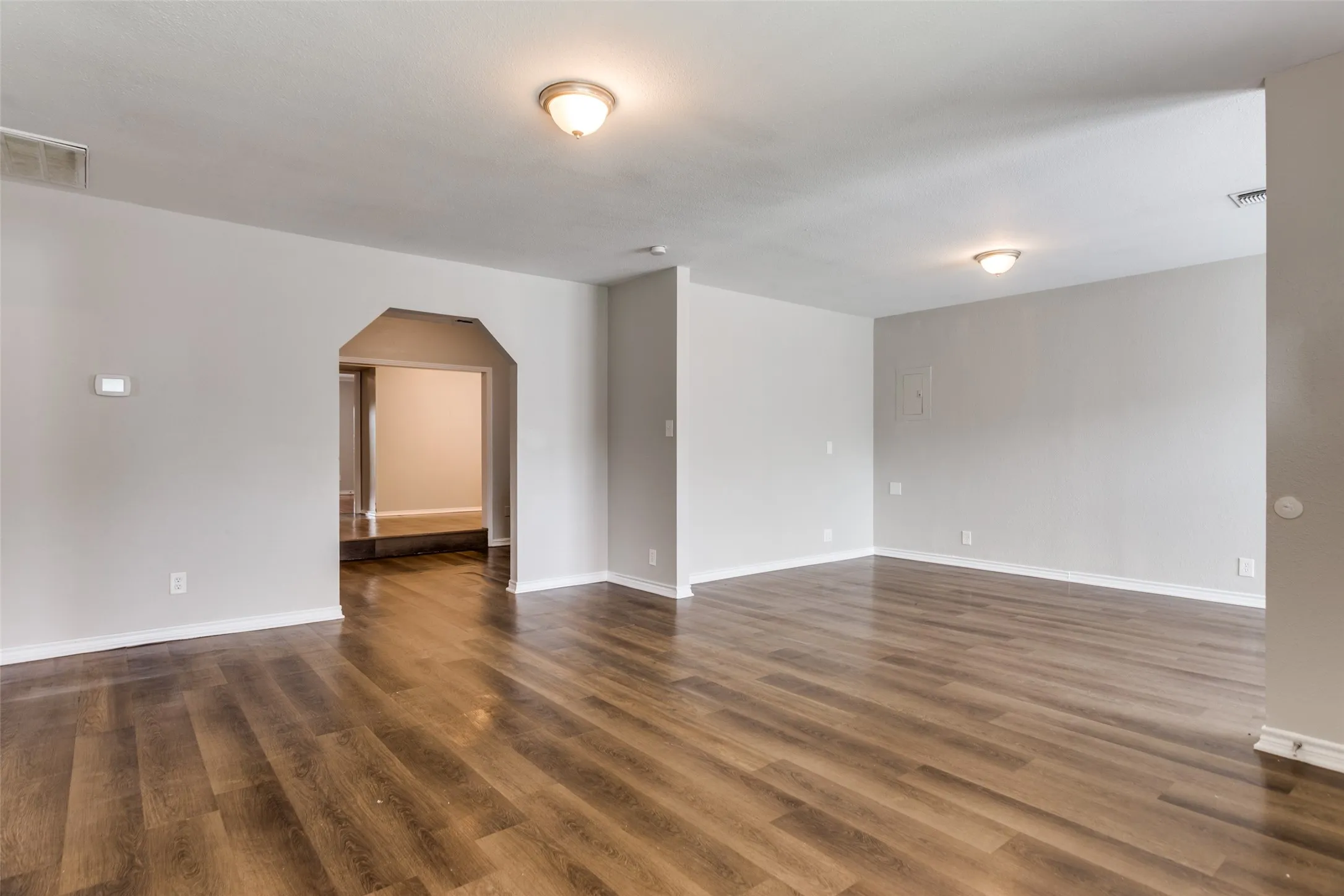 Massive front living / family / dining