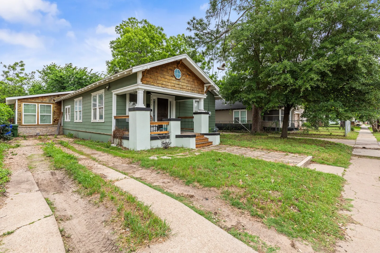 Single Family Residence For Sale in Mc Lennan County , 1815 S 12TH Street, Waco, Texas 76706, 5 Bedroom, 2 Bathroom, Garage spaces, 1,768 Sqft, built in 1922, Price $450,000, mls#21147515, Real Estate Agent in Waco, Homes For Sale in Mc Lennan county, Homes For Sale in Waco, Realtor in Waco Texas, Real Estate Brokerage Independent Realty Texas, Luminita Cordes Realtor