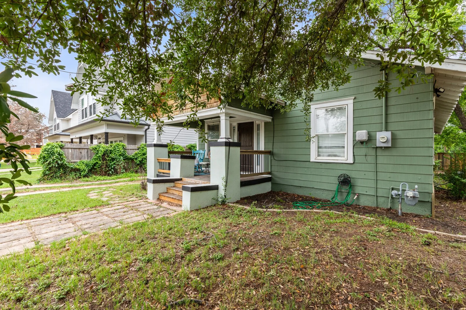Single Family Residence For Sale in Mc Lennan County , 1815 S 12TH Street, Waco, Texas 76706, 5 Bedroom, 2 Bathroom, Garage spaces, 1,768 Sqft, built in 1922, Price $450,000, mls#21147515, Real Estate Agent in Waco, Homes For Sale in Mc Lennan county, Homes For Sale in Waco, Realtor in Waco Texas, Real Estate Brokerage Independent Realty Texas, Luminita Cordes Realtor