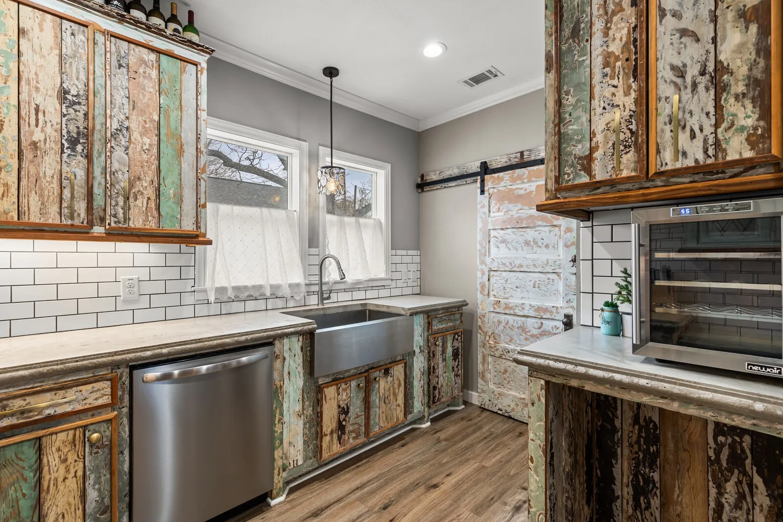 Single Family Residence For Sale in Mc Lennan County , 1815 S 12TH Street, Waco, Texas 76706, 5 Bedroom, 2 Bathroom, Garage spaces, 1,768 Sqft, built in 1922, Price $450,000, mls#21147515, Real Estate Agent in Waco, Homes For Sale in Mc Lennan county, Homes For Sale in Waco, Realtor in Waco Texas, Real Estate Brokerage Independent Realty Texas, Luminita Cordes Realtor