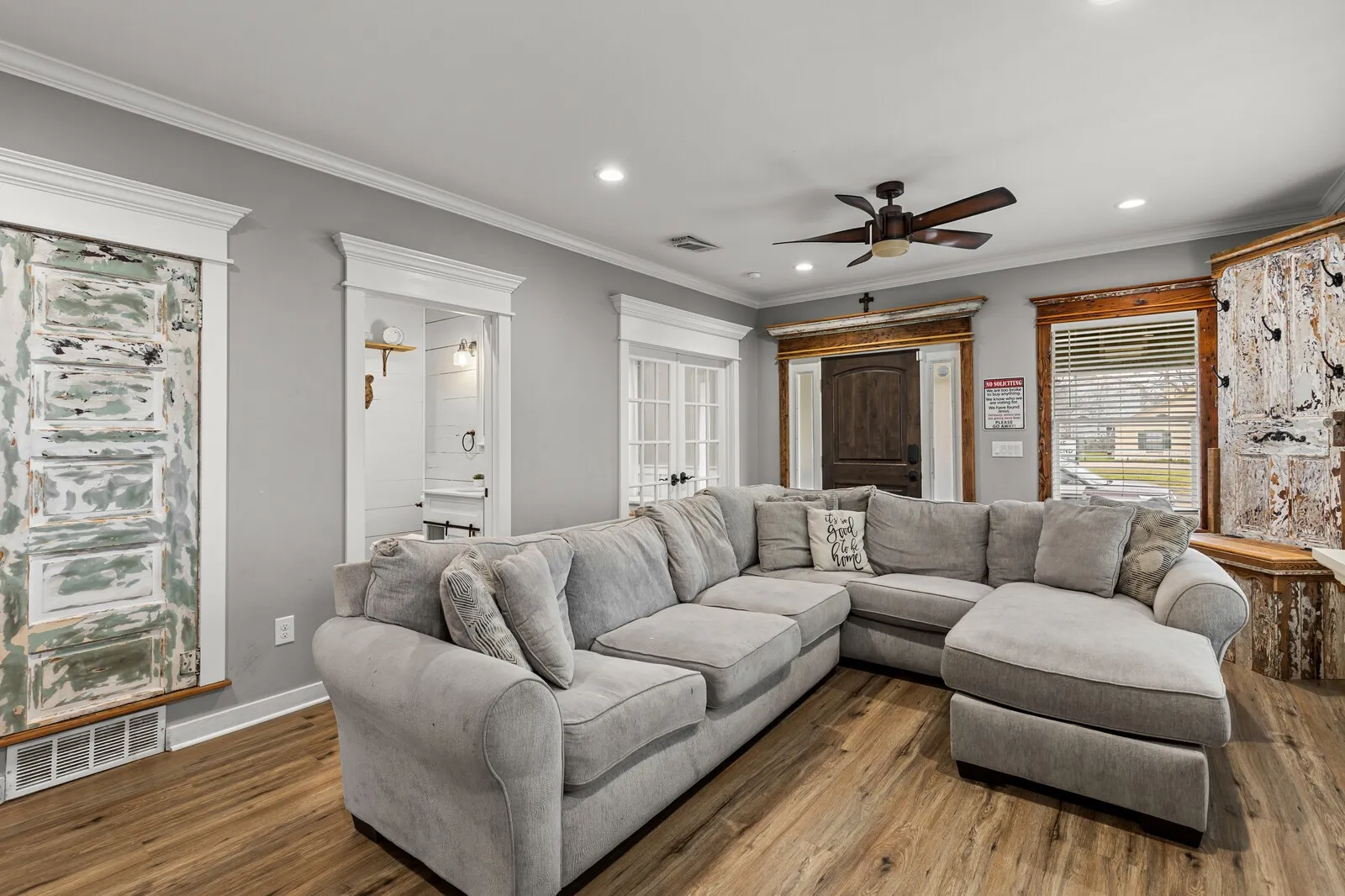 Single Family Residence For Sale in Mc Lennan County , 1815 S 12TH Street, Waco, Texas 76706, 5 Bedroom, 2 Bathroom, Garage spaces, 1,768 Sqft, built in 1922, Price $450,000, mls#21147515, Real Estate Agent in Waco, Homes For Sale in Mc Lennan county, Homes For Sale in Waco, Realtor in Waco Texas, Real Estate Brokerage Independent Realty Texas, Luminita Cordes Realtor