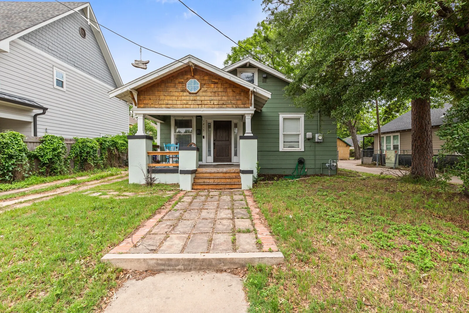 Single Family Residence For Sale in Mc Lennan County , 1815 S 12TH Street, Waco, Texas 76706, 5 Bedroom, 2 Bathroom, Garage spaces, 1,768 Sqft, built in 1922, Price $450,000, mls#21147515, Real Estate Agent in Waco, Homes For Sale in Mc Lennan county, Homes For Sale in Waco, Realtor in Waco Texas, Real Estate Brokerage Independent Realty Texas, Luminita Cordes Realtor