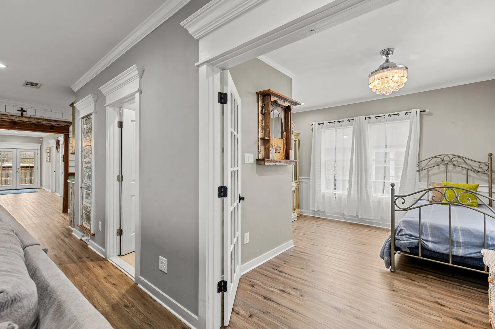 Single Family Residence For Sale in Mc Lennan County , 1815 S 12TH Street, Waco, Texas 76706, 5 Bedroom, 2 Bathroom, Garage spaces, 1,768 Sqft, built in 1922, Price $450,000, mls#21147515, Real Estate Agent in Waco, Homes For Sale in Mc Lennan county, Homes For Sale in Waco, Realtor in Waco Texas, Real Estate Brokerage Independent Realty Texas, Luminita Cordes Realtor