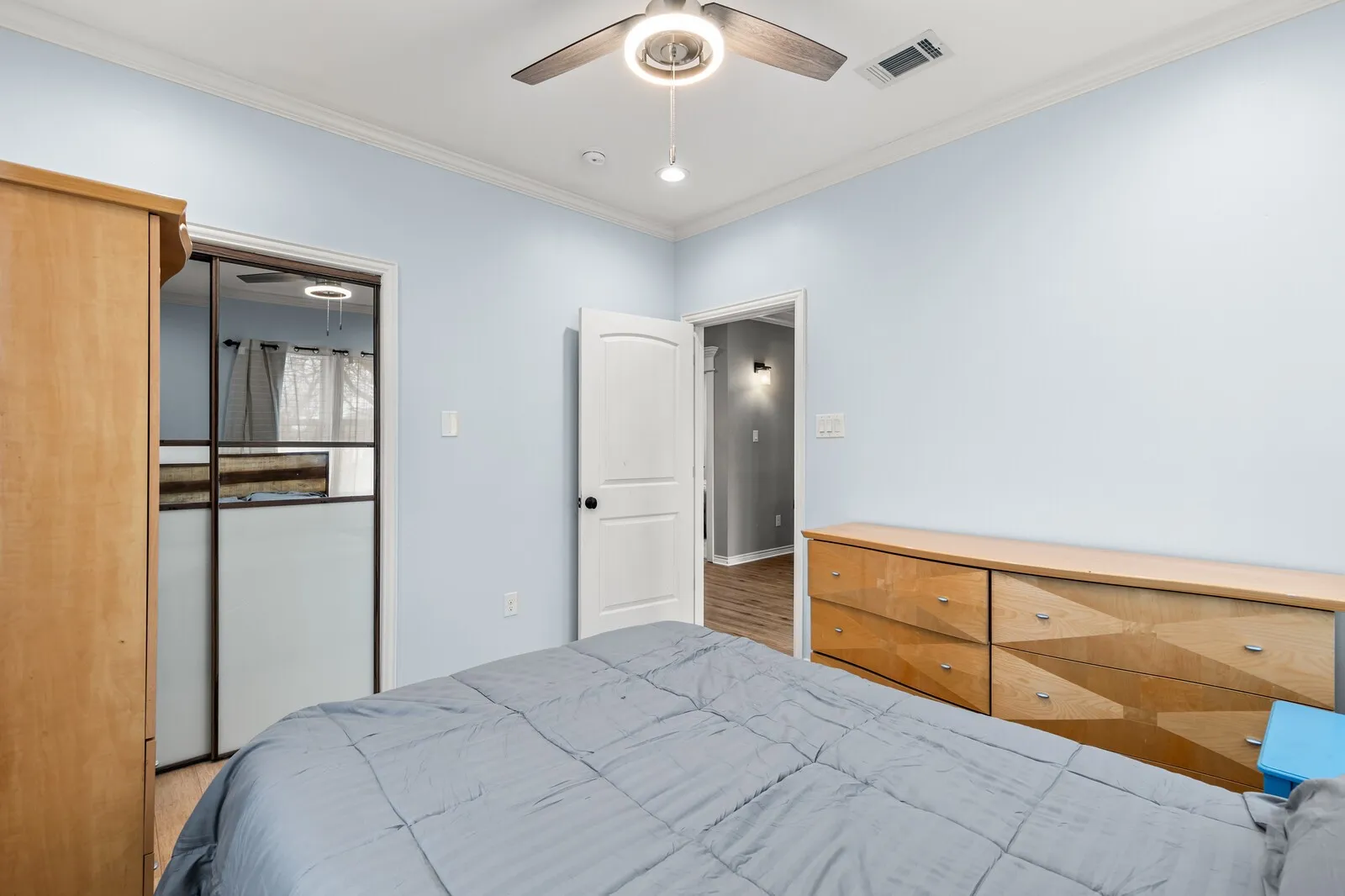 Single Family Residence For Sale in Mc Lennan County , 1815 S 12TH Street, Waco, Texas 76706, 5 Bedroom, 2 Bathroom, Garage spaces, 1,768 Sqft, built in 1922, Price $450,000, mls#21147515, Real Estate Agent in Waco, Homes For Sale in Mc Lennan county, Homes For Sale in Waco, Realtor in Waco Texas, Real Estate Brokerage Independent Realty Texas, Luminita Cordes Realtor