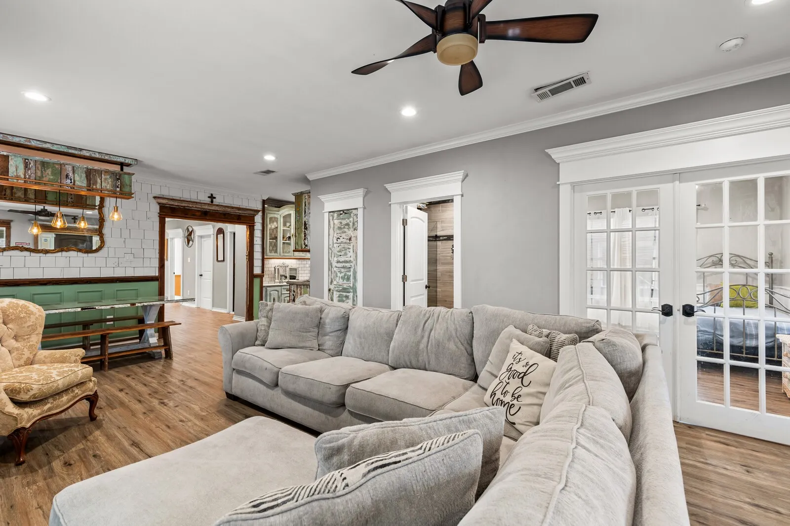 Single Family Residence For Sale in Mc Lennan County , 1815 S 12TH Street, Waco, Texas 76706, 5 Bedroom, 2 Bathroom, Garage spaces, 1,768 Sqft, built in 1922, Price $450,000, mls#21147515, Real Estate Agent in Waco, Homes For Sale in Mc Lennan county, Homes For Sale in Waco, Realtor in Waco Texas, Real Estate Brokerage Independent Realty Texas, Luminita Cordes Realtor
