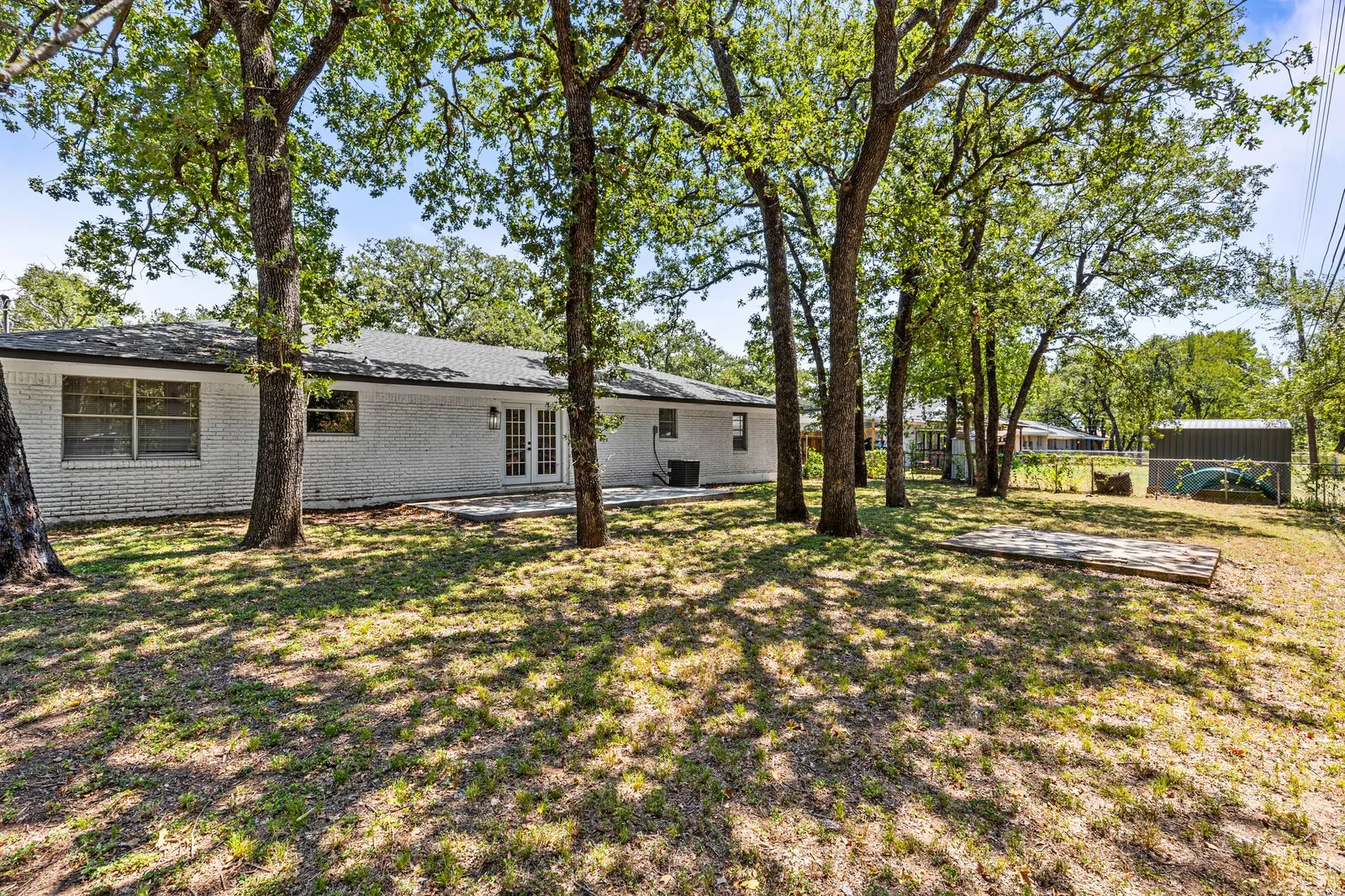 Single Family Residence For Sale in Mc Lennan County , 322 S BARBARA, Lacy Lakeview, Texas 76705, 3 Bedrooms, 2 Bathrooms, 2 Garage spaces, 1,292 Sqft, built in 1961, Price $246,900, mls#21148440, Real Estate Agent in Lacy Lakeview, Homes For Sale in Mc Lennan county, Homes For Sale in Lacy Lakeview, Realtor in Lacy Lakeview Texas, Real Estate Brokerage Independent Realty Texas, Luminita Cordes Realtor
