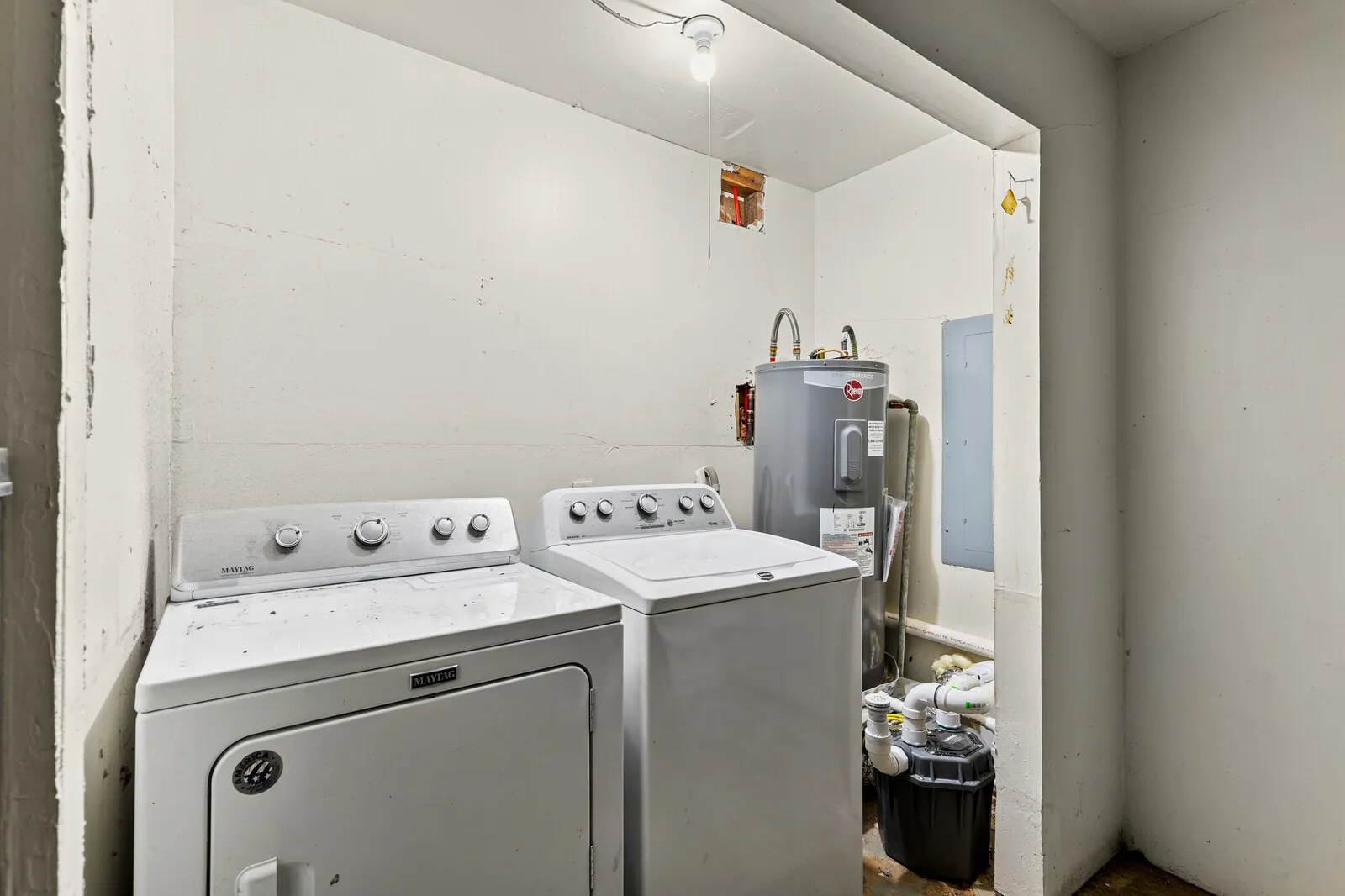 Single Family Residence For Sale in Mc Lennan County , 322 S BARBARA, Lacy Lakeview, Texas 76705, 3 Bedrooms, 2 Bathrooms, 2 Garage spaces, 1,292 Sqft, built in 1961, Price $246,900, mls#21148440, Real Estate Agent in Lacy Lakeview, Homes For Sale in Mc Lennan county, Homes For Sale in Lacy Lakeview, Realtor in Lacy Lakeview Texas, Real Estate Brokerage Independent Realty Texas, Luminita Cordes Realtor
