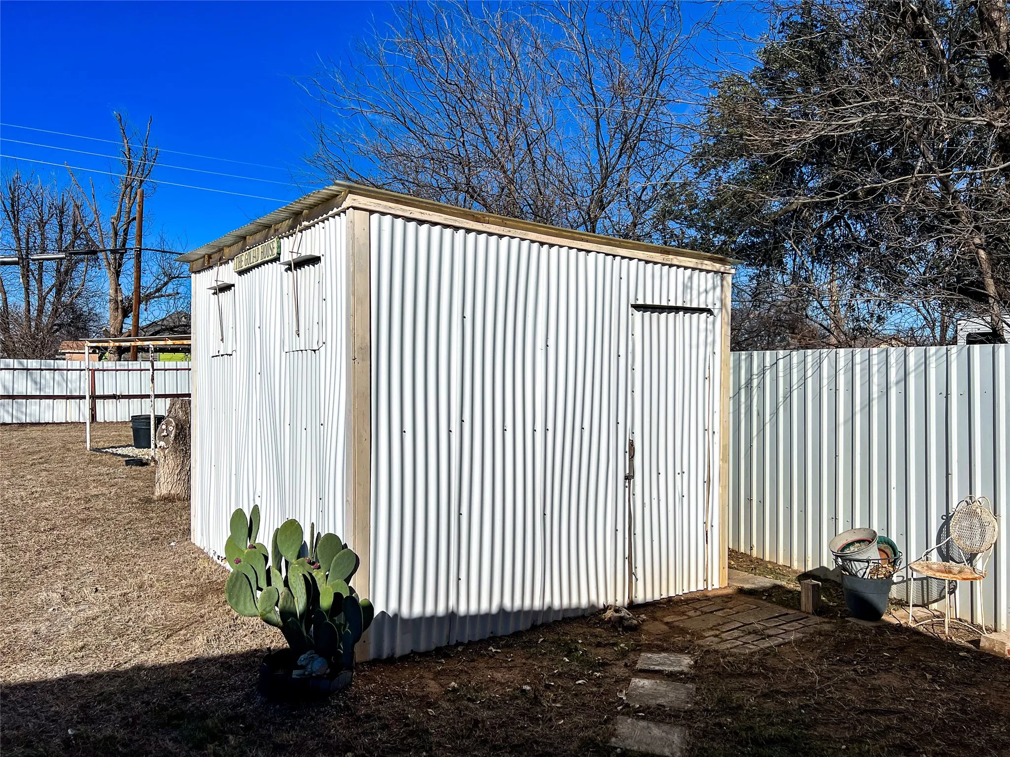 Single Family Residence For Sale in Knox County , 304 SE 2nd Street, Knox City, Texas 79529, 3 Bedroom, 2 Bathroom, Garage spaces, 1,679 Sqft, built in 1970, Preowned, mls#21146422, Real Estate Agent in Knox City, Homes For Sale in Knox county, Homes For Sale in Knox City, Realtor in Knox City Texas, Real Estate Brokerage Independent Realty Texas, Luminita Cordes Realtor