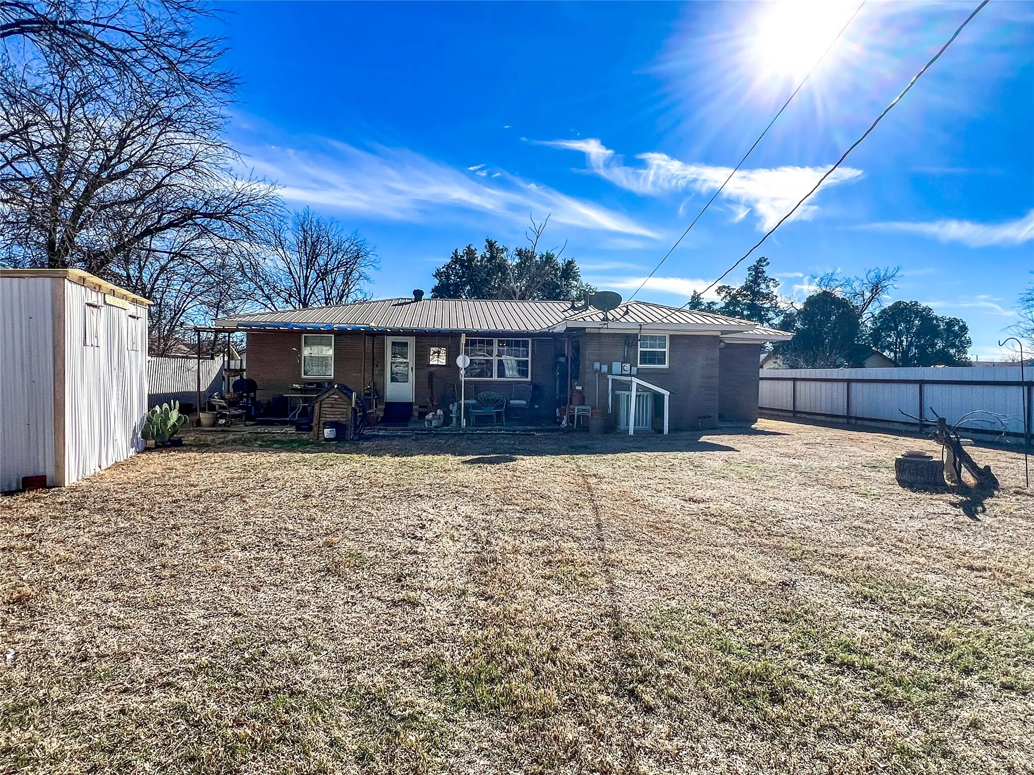 Single Family Residence For Sale in Knox County , 304 SE 2nd Street, Knox City, Texas 79529, 3 Bedroom, 2 Bathroom, Garage spaces, 1,679 Sqft, built in 1970, Preowned, mls#21146422, Real Estate Agent in Knox City, Homes For Sale in Knox county, Homes For Sale in Knox City, Realtor in Knox City Texas, Real Estate Brokerage Independent Realty Texas, Luminita Cordes Realtor