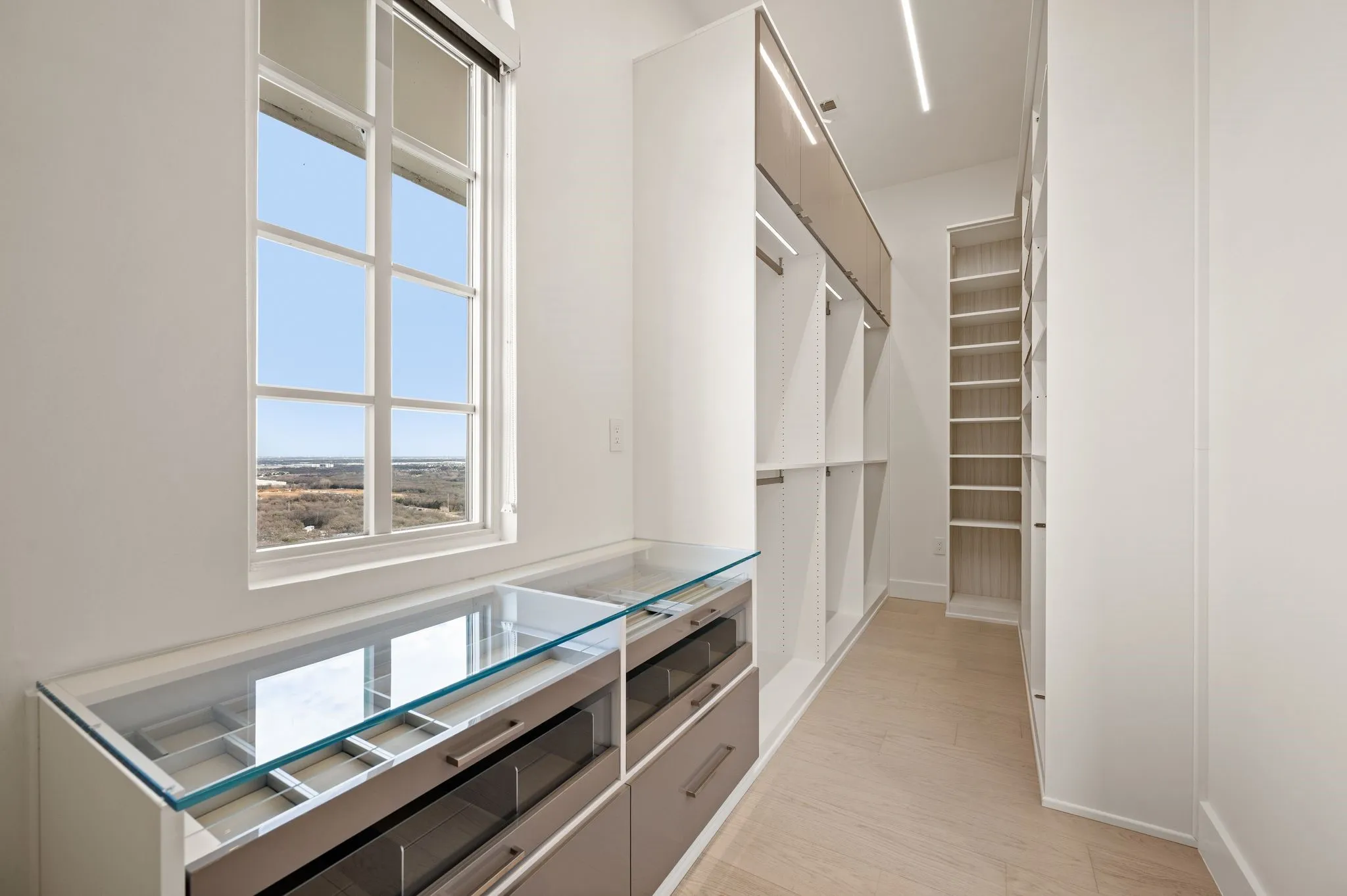 Apartment For Rent in Tarrant County , 2800 Lakeside Parkway 1603, Flower Mound, Texas 75022, 2 Bedroom, 3 Bathroom, 2 Garage spaces, 3,900 Sqft, built in 2018, New Construction - Complete, mls#21144914, Real Estate Agent in Flower Mound, Homes For Rent in Tarrant county, Homes For Rent in Flower Mound, Realtor in Flower Mound Texas, Real Estate Brokerage Independent Realty Texas, Luminita Cordes Realtor