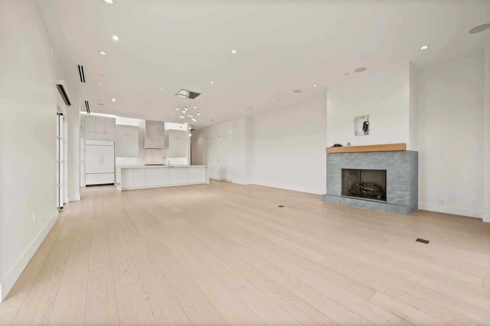 Apartment For Rent in Tarrant County , 2800 Lakeside Parkway 1603, Flower Mound, Texas 75022, 2 Bedroom, 3 Bathroom, 2 Garage spaces, 3,900 Sqft, built in 2018, New Construction - Complete, mls#21144914, Real Estate Agent in Flower Mound, Homes For Rent in Tarrant county, Homes For Rent in Flower Mound, Realtor in Flower Mound Texas, Real Estate Brokerage Independent Realty Texas, Luminita Cordes Realtor