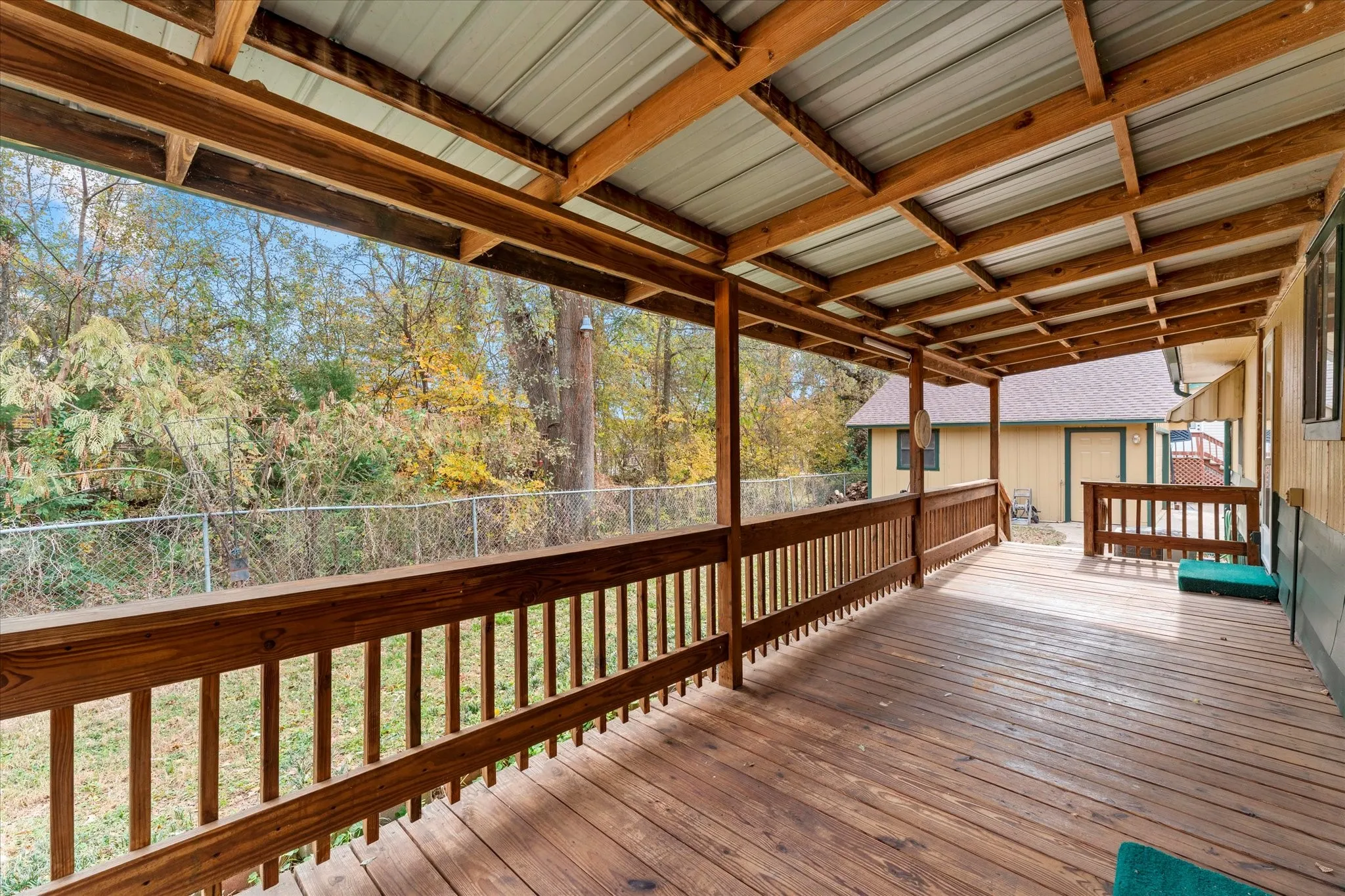 Single Family Residence For Rent in Henderson County , 602 Legendary Lane, Gun Barrel City, Texas 75156, 3 Bedroom, 2 Bathroom, Garage spaces, 1,452 Sqft, built in 1975, Price $1,600, mls#21145940, Real Estate Agent in Gun Barrel City, Homes For Rent in Henderson county, Homes For Rent in Gun Barrel City, Realtor in Gun Barrel City Texas, Real Estate Brokerage Independent Realty Texas, Luminita Cordes Realtor