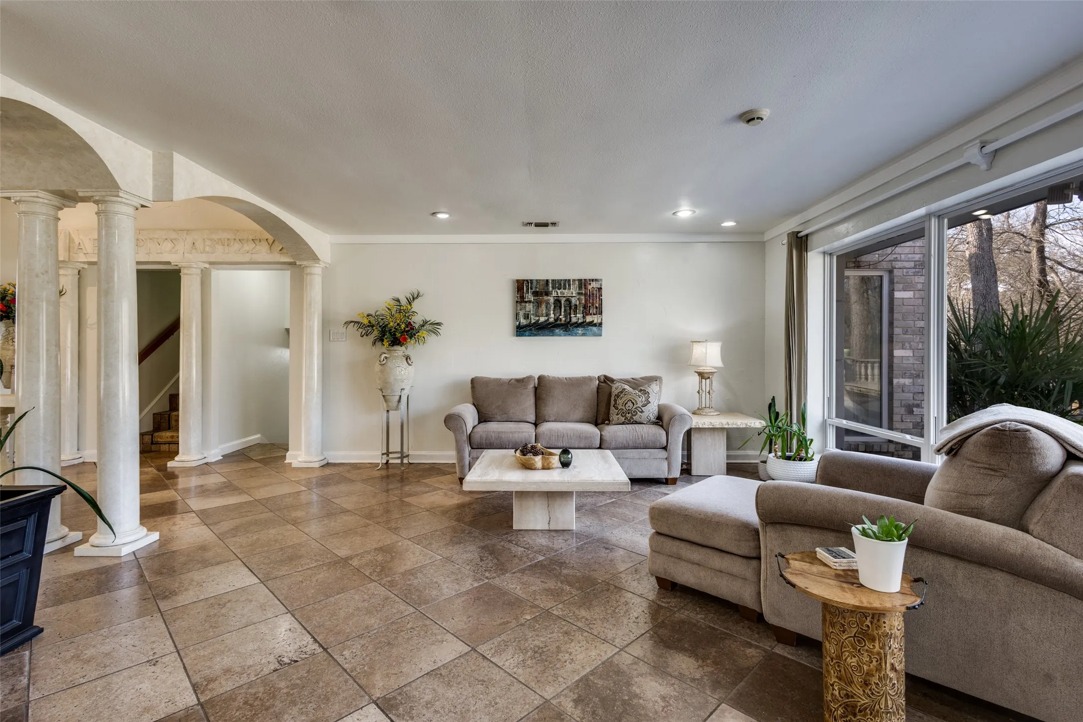 Single Family Residence For Sale in Grayson County , 2525 Canyon Creek Drive, Sherman, Texas 75092, 7 Bedroom, 6 Bathroom, 4 Garage spaces, 4,798 Sqft, built in 1977, Preowned, mls#21147827, Real Estate Agent in Sherman, Homes For Sale in Grayson county, Homes For Sale in Sherman, Realtor in Sherman Texas, Real Estate Brokerage Independent Realty Texas, Luminita Cordes Realtor