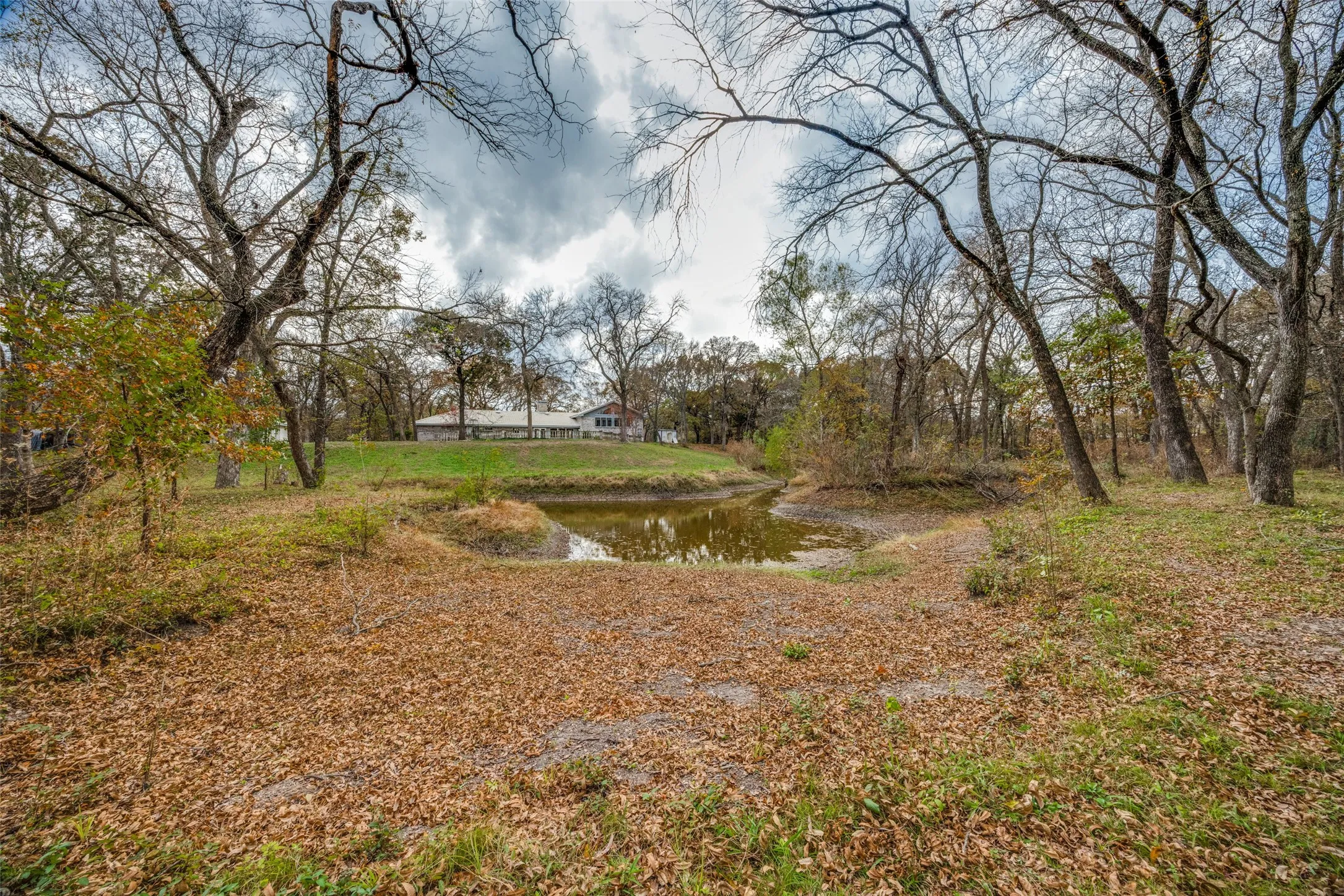 Single Family Residence For Sale in Grayson County , 2525 Canyon Creek Drive, Sherman, Texas 75092, 7 Bedroom, 6 Bathroom, 4 Garage spaces, 4,798 Sqft, built in 1977, Preowned, mls#21147827, Real Estate Agent in Sherman, Homes For Sale in Grayson county, Homes For Sale in Sherman, Realtor in Sherman Texas, Real Estate Brokerage Independent Realty Texas, Luminita Cordes Realtor