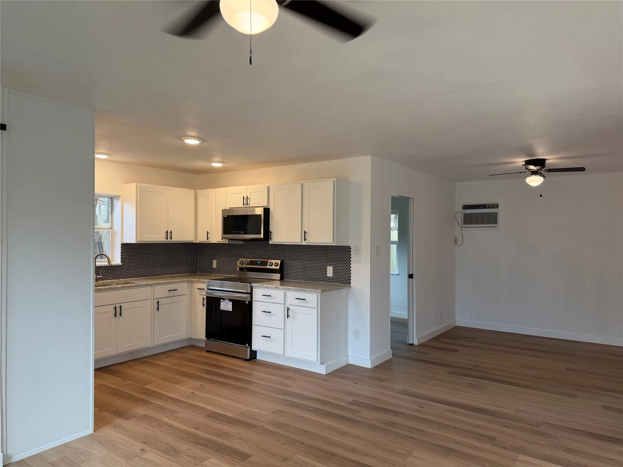 Single Family Residence For Sale in Bosque County , 145 County Road 1708, Clifton, Texas 76634, 2 Bedroom, 1 Bathroom, Garage spaces, 757 Sqft, built in 1975, Preowned, Price $179,500, mls#21147601, Real Estate Agent in Clifton, Homes For Sale in Bosque county, Homes For Sale in Clifton, Realtor in Clifton Texas, Real Estate Brokerage Independent Realty Texas, Luminita Cordes Realtor
