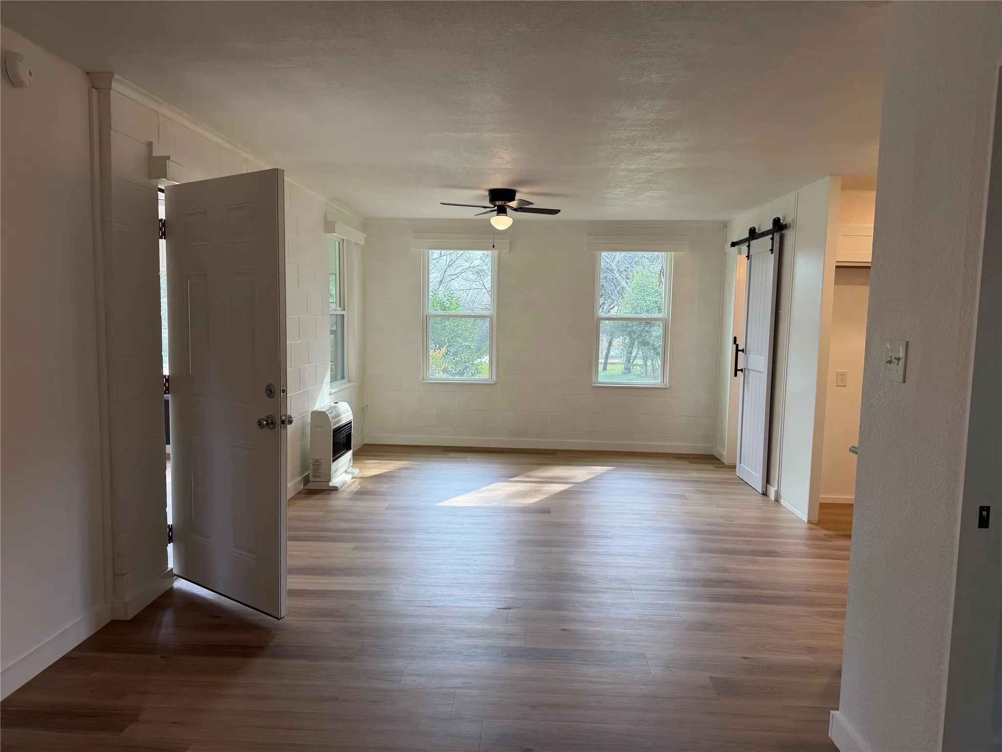 Single Family Residence For Sale in Bosque County , 145 County Road 1708, Clifton, Texas 76634, 2 Bedroom, 1 Bathroom, Garage spaces, 757 Sqft, built in 1975, Preowned, Price $179,500, mls#21147601, Real Estate Agent in Clifton, Homes For Sale in Bosque county, Homes For Sale in Clifton, Realtor in Clifton Texas, Real Estate Brokerage Independent Realty Texas, Luminita Cordes Realtor