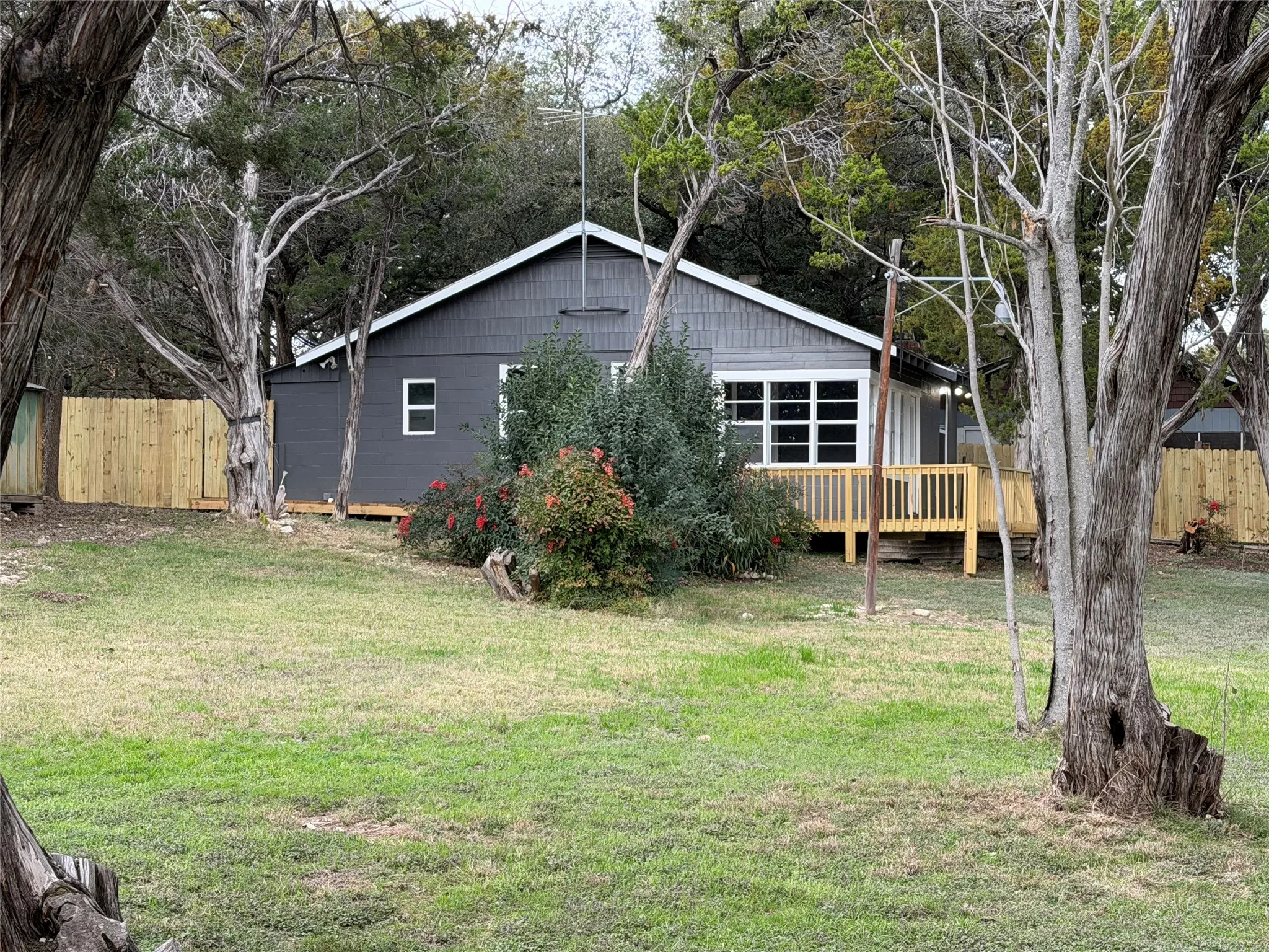 Single Family Residence For Sale in Bosque County , 145 County Road 1708, Clifton, Texas 76634, 2 Bedroom, 1 Bathroom, Garage spaces, 757 Sqft, built in 1975, Preowned, Price $179,500, mls#21147601, Real Estate Agent in Clifton, Homes For Sale in Bosque county, Homes For Sale in Clifton, Realtor in Clifton Texas, Real Estate Brokerage Independent Realty Texas, Luminita Cordes Realtor
