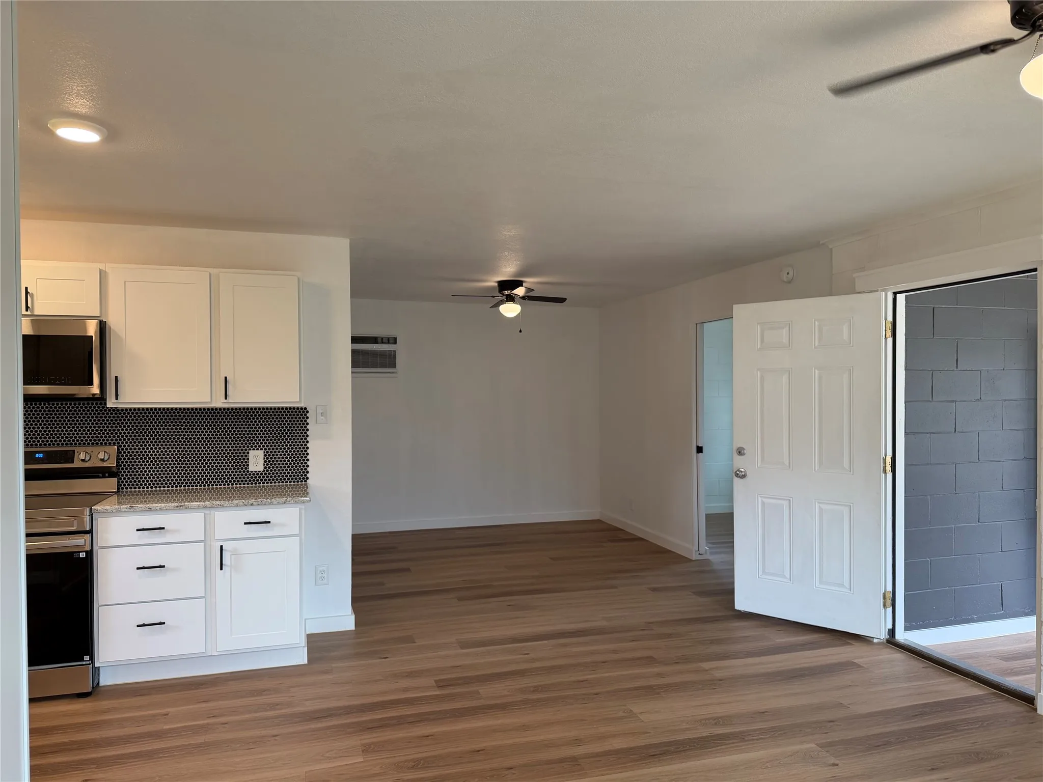 Single Family Residence For Sale in Bosque County , 145 County Road 1708, Clifton, Texas 76634, 2 Bedroom, 1 Bathroom, Garage spaces, 757 Sqft, built in 1975, Preowned, Price $179,500, mls#21147601, Real Estate Agent in Clifton, Homes For Sale in Bosque county, Homes For Sale in Clifton, Realtor in Clifton Texas, Real Estate Brokerage Independent Realty Texas, Luminita Cordes Realtor