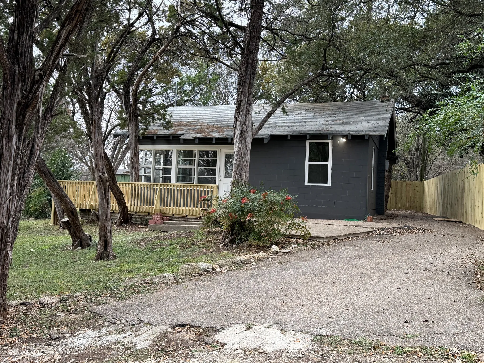 Single Family Residence For Sale in Bosque County , 145 County Road 1708, Clifton, Texas 76634, 2 Bedroom, 1 Bathroom, Garage spaces, 757 Sqft, built in 1975, Preowned, Price $179,500, mls#21147601, Real Estate Agent in Clifton, Homes For Sale in Bosque county, Homes For Sale in Clifton, Realtor in Clifton Texas, Real Estate Brokerage Independent Realty Texas, Luminita Cordes Realtor