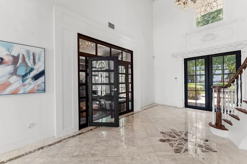 Single Family Residence For Sale in Henderson County , 106 Brentwood Drive, Trinidad, Texas 75163, 5 Bedroom, 7 Bathroom, 4 Garage spaces, 8,325 Sqft, built in 1993, Preowned, mls#21148258, Real Estate Agent in Trinidad, Homes For Sale in Henderson county, Homes For Sale in Trinidad, Realtor in Trinidad Texas, Real Estate Brokerage Independent Realty Texas, Luminita Cordes Realtor