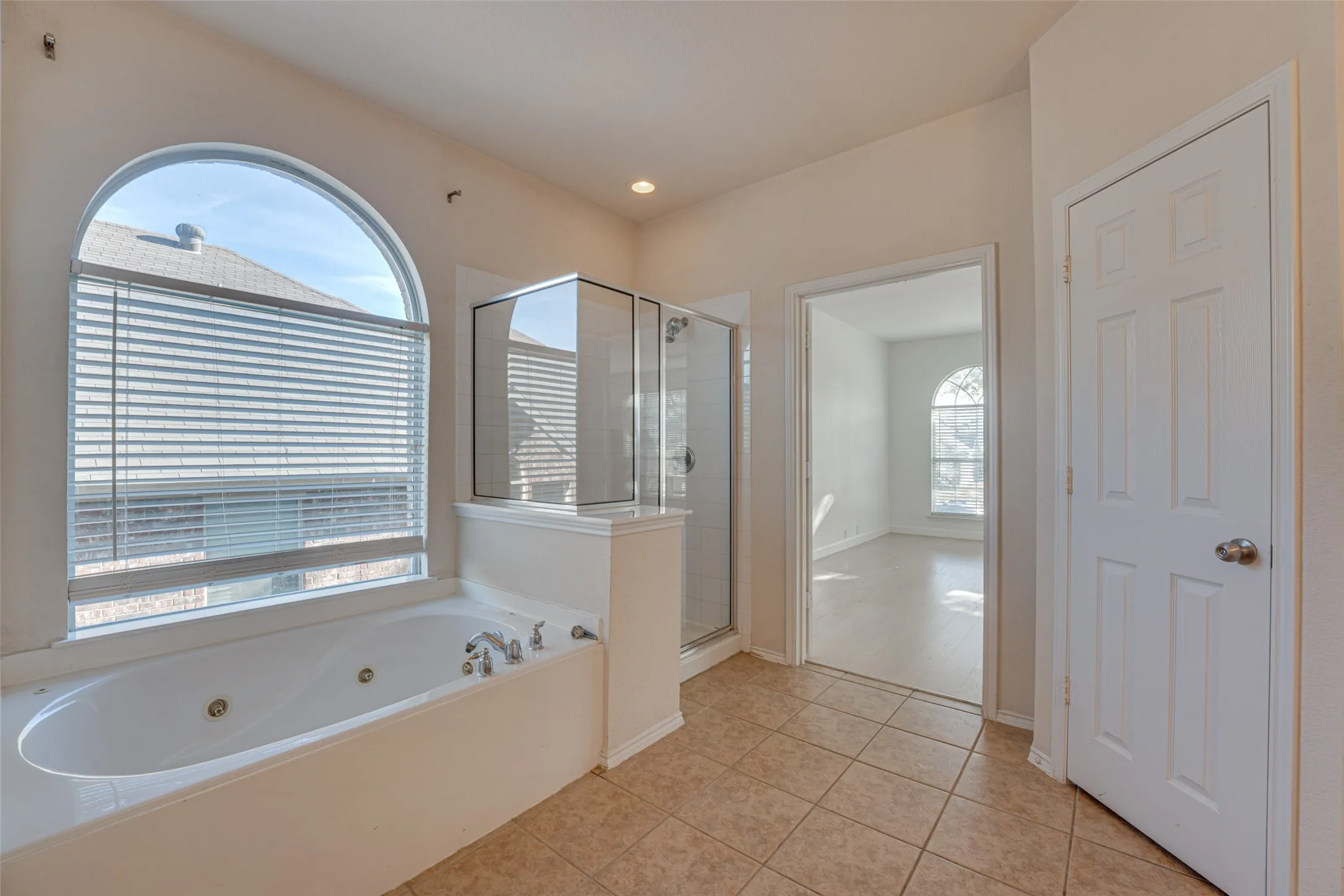 Single Family Residence For Sale in Rockwall County , 558 Presidio Drive, Rockwall, Texas 75087, 4 Bedroom, 3 Bathroom, 2 Garage spaces, 2,842 Sqft, built in 2007, mls#21147821, Real Estate Agent in Rockwall, Homes For Sale in Rockwall county, Homes For Sale in Rockwall, Realtor in Rockwall Texas, Real Estate Brokerage Independent Realty Texas, Luminita Cordes Realtor