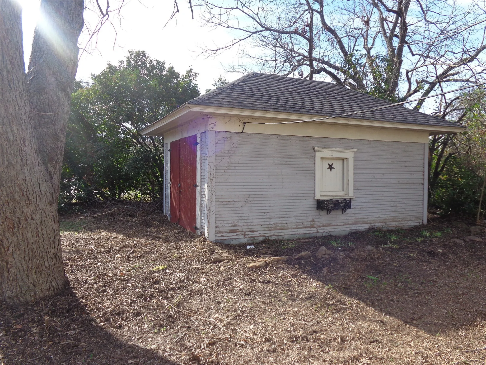 Single Family Residence For Sale in Johnson County , 506 S 3rd Street, Grandview, Texas 76050, 5 Bedroom, 3 Bathroom, 3 Garage spaces, 3,924 Sqft, built in 1907, Price $469,000, mls#21147274, Real Estate Agent in Grandview, Homes For Sale in Johnson county, Homes For Sale in Grandview, Realtor in Grandview Texas, Real Estate Brokerage Independent Realty Texas, Luminita Cordes Realtor