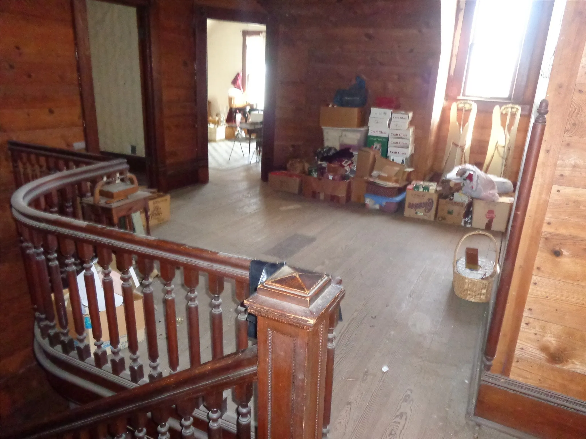 Single Family Residence For Sale in Johnson County , 506 S 3rd Street, Grandview, Texas 76050, 5 Bedroom, 3 Bathroom, 3 Garage spaces, 3,924 Sqft, built in 1907, Price $469,000, mls#21147274, Real Estate Agent in Grandview, Homes For Sale in Johnson county, Homes For Sale in Grandview, Realtor in Grandview Texas, Real Estate Brokerage Independent Realty Texas, Luminita Cordes Realtor