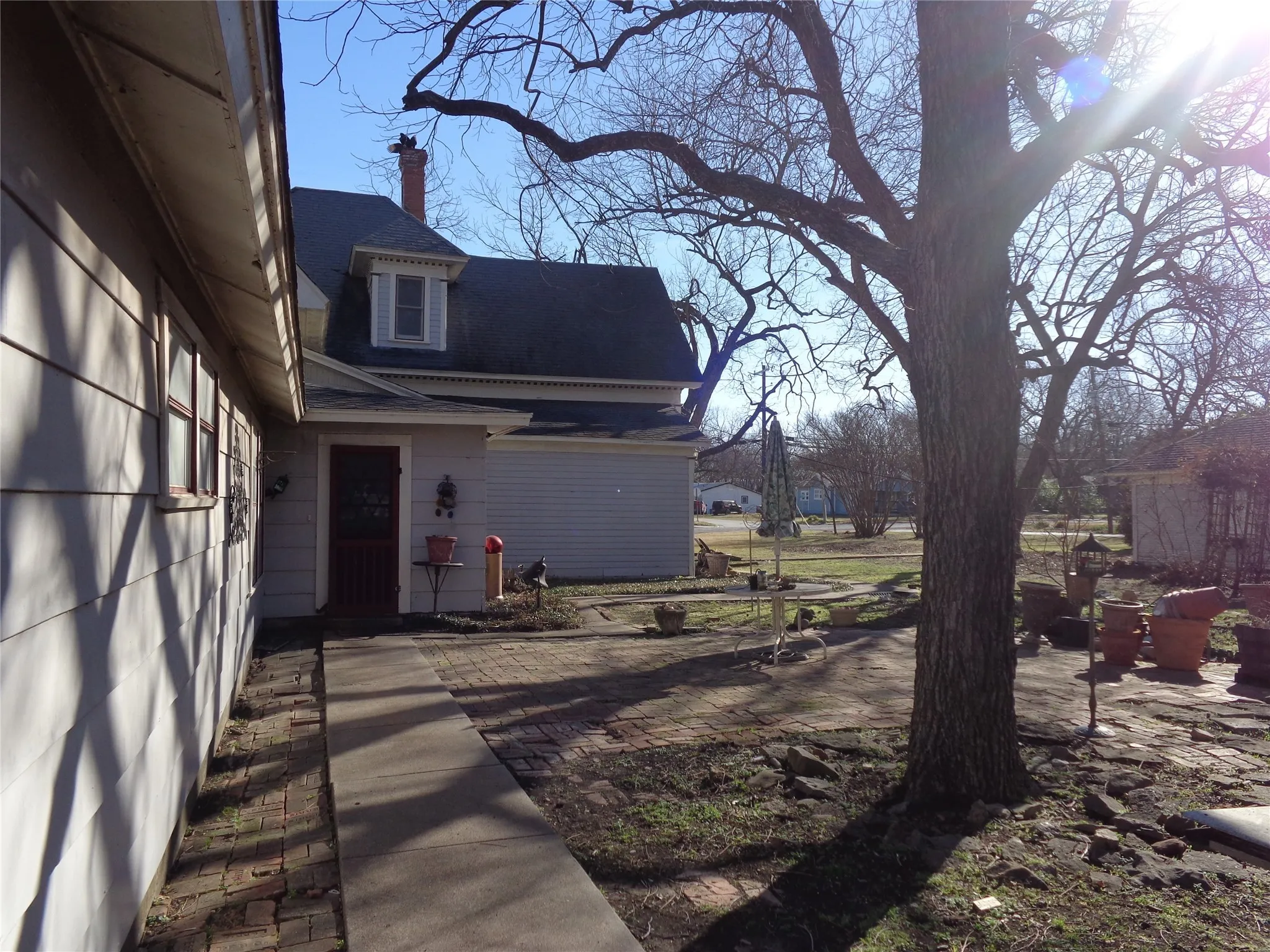 Single Family Residence For Sale in Johnson County , 506 S 3rd Street, Grandview, Texas 76050, 5 Bedroom, 3 Bathroom, 3 Garage spaces, 3,924 Sqft, built in 1907, Price $469,000, mls#21147274, Real Estate Agent in Grandview, Homes For Sale in Johnson county, Homes For Sale in Grandview, Realtor in Grandview Texas, Real Estate Brokerage Independent Realty Texas, Luminita Cordes Realtor