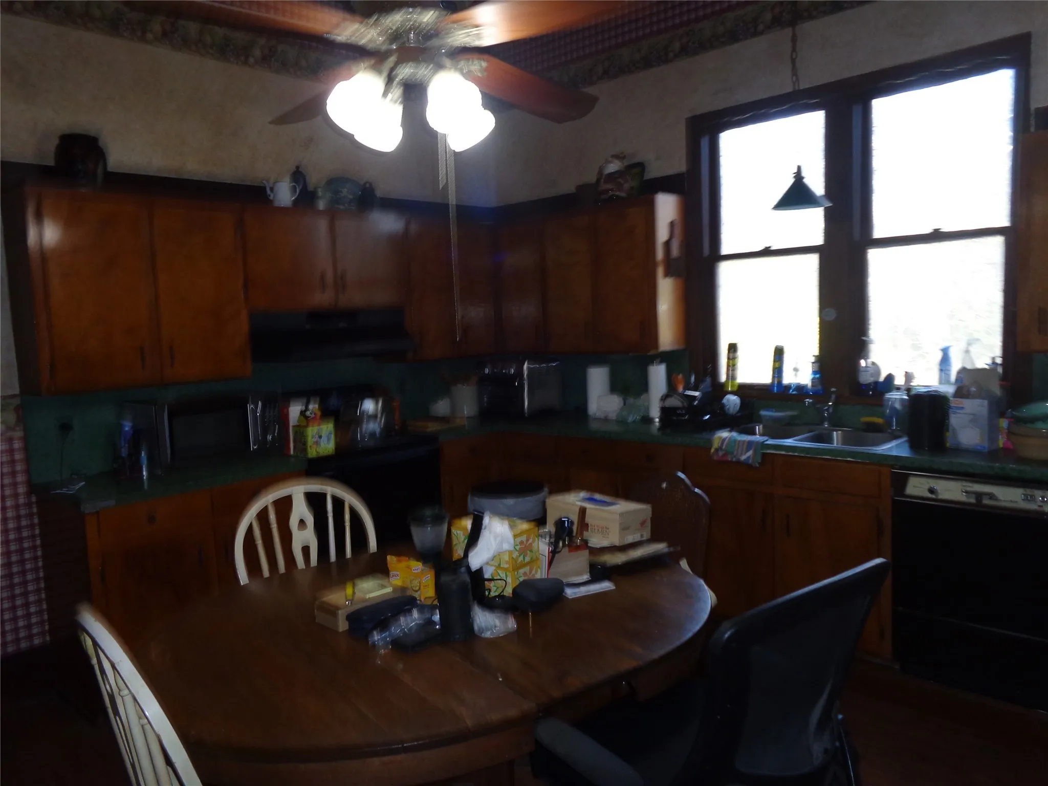 Single Family Residence For Sale in Johnson County , 506 S 3rd Street, Grandview, Texas 76050, 5 Bedroom, 3 Bathroom, 3 Garage spaces, 3,924 Sqft, built in 1907, Price $469,000, mls#21147274, Real Estate Agent in Grandview, Homes For Sale in Johnson county, Homes For Sale in Grandview, Realtor in Grandview Texas, Real Estate Brokerage Independent Realty Texas, Luminita Cordes Realtor