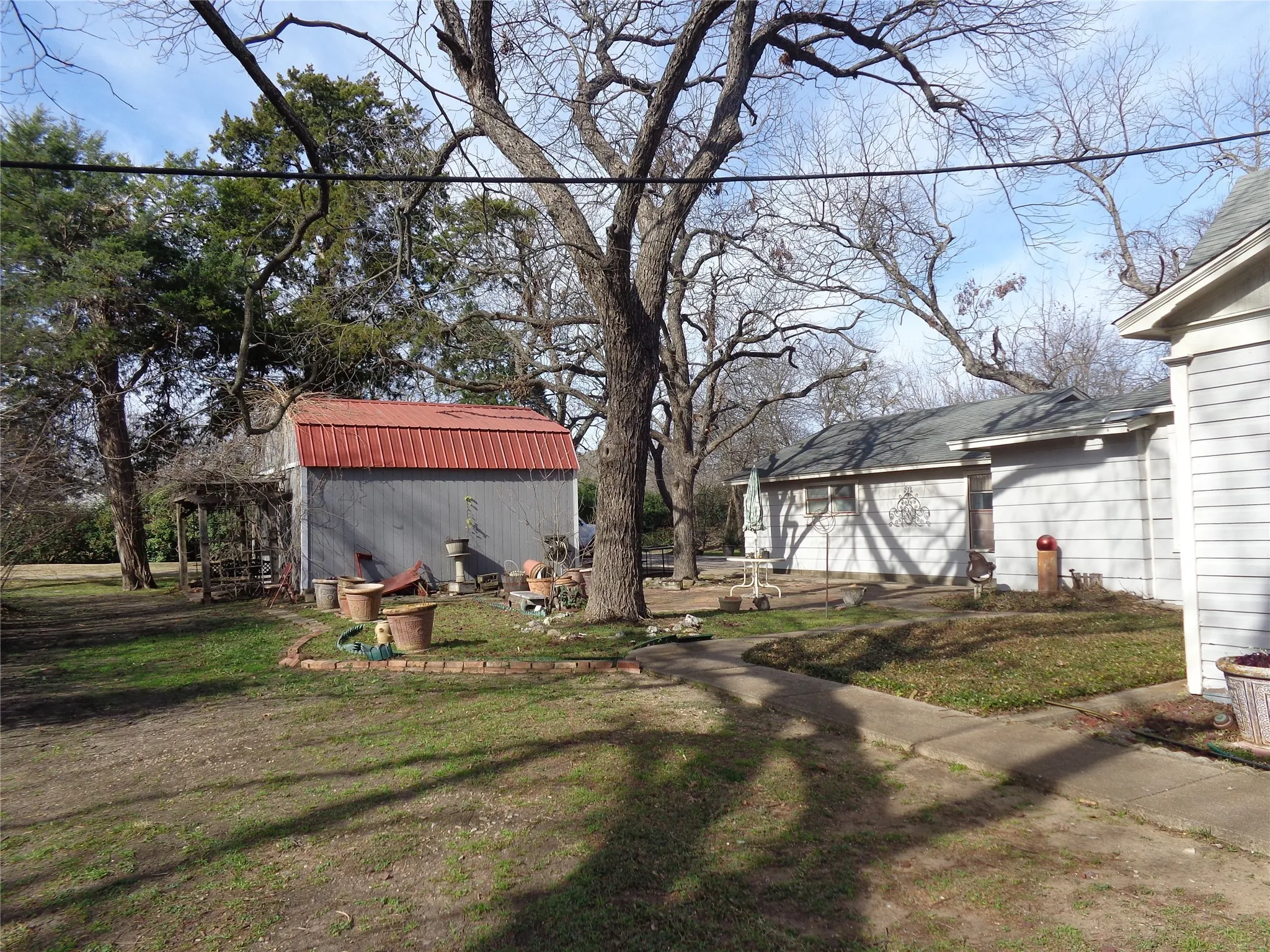 Single Family Residence For Sale in Johnson County , 506 S 3rd Street, Grandview, Texas 76050, 5 Bedroom, 3 Bathroom, 3 Garage spaces, 3,924 Sqft, built in 1907, Price $469,000, mls#21147274, Real Estate Agent in Grandview, Homes For Sale in Johnson county, Homes For Sale in Grandview, Realtor in Grandview Texas, Real Estate Brokerage Independent Realty Texas, Luminita Cordes Realtor