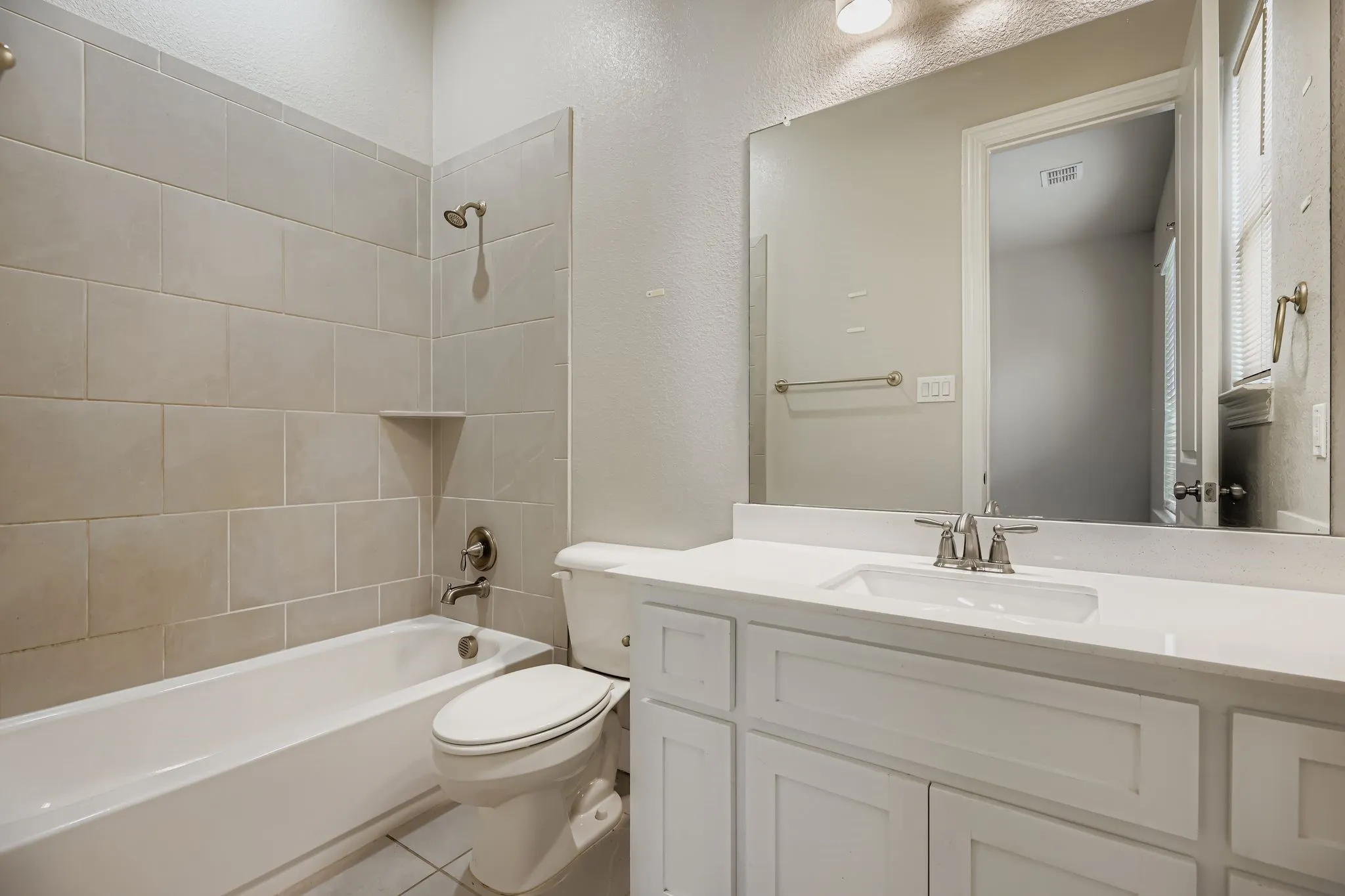 Single Family Residence For Sale in Rockwall County , 932 Hunters Creek Drive, Rockwall, Texas 75087, 4 Bedroom, 4 Bathroom, 3 Garage spaces, 3,476 Sqft, built in 2019, mls#21130079, Real Estate Agent in Rockwall, Homes For Sale in Rockwall county, Homes For Sale in Rockwall, Realtor in Rockwall Texas, Real Estate Brokerage Independent Realty Texas, Luminita Cordes Realtor