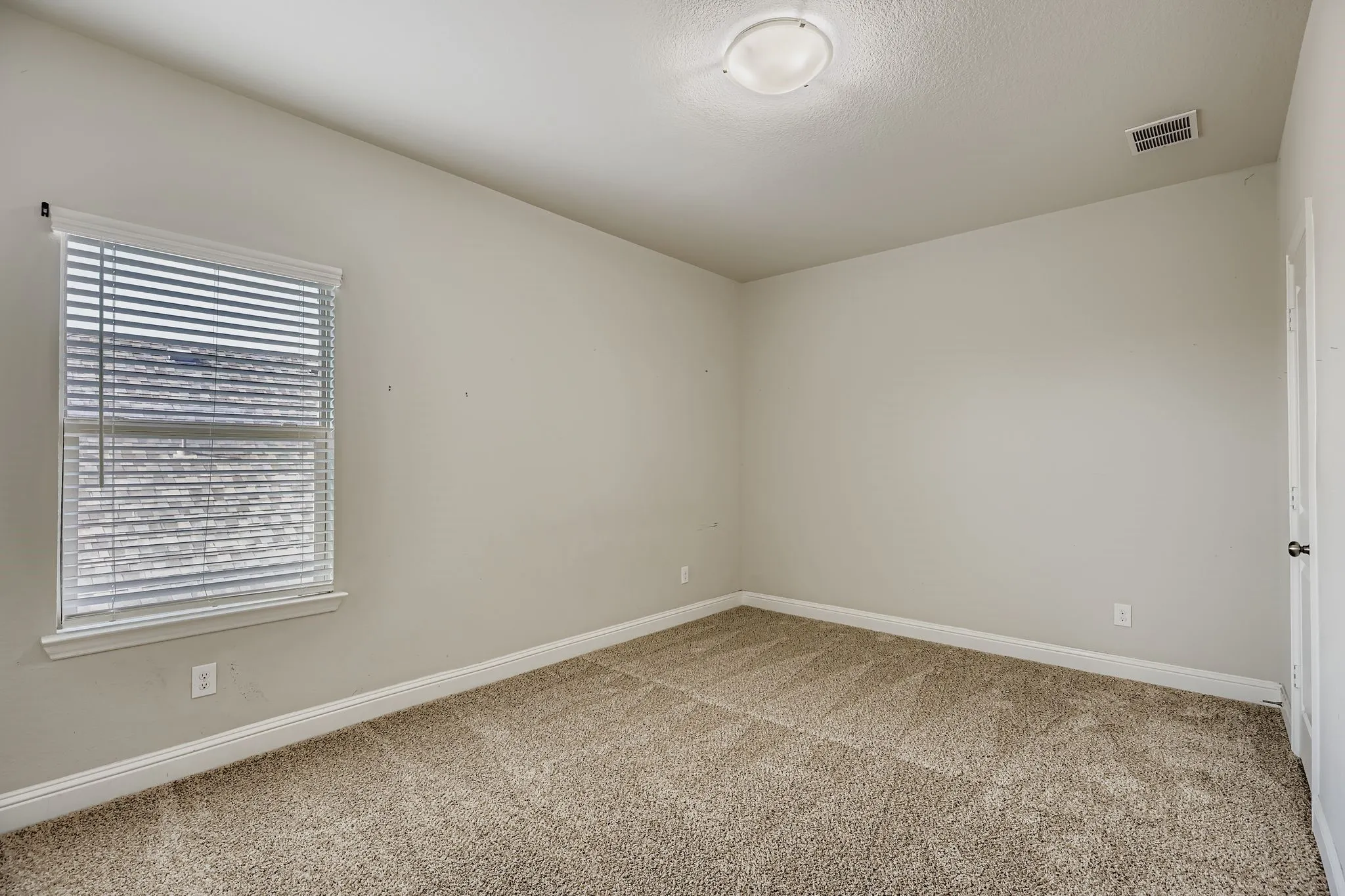 Single Family Residence For Sale in Rockwall County , 932 Hunters Creek Drive, Rockwall, Texas 75087, 4 Bedroom, 4 Bathroom, 3 Garage spaces, 3,476 Sqft, built in 2019, mls#21130079, Real Estate Agent in Rockwall, Homes For Sale in Rockwall county, Homes For Sale in Rockwall, Realtor in Rockwall Texas, Real Estate Brokerage Independent Realty Texas, Luminita Cordes Realtor