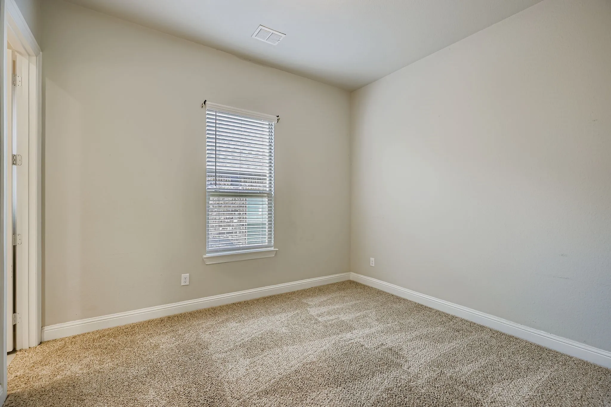 Single Family Residence For Sale in Rockwall County , 932 Hunters Creek Drive, Rockwall, Texas 75087, 4 Bedroom, 4 Bathroom, 3 Garage spaces, 3,476 Sqft, built in 2019, mls#21130079, Real Estate Agent in Rockwall, Homes For Sale in Rockwall county, Homes For Sale in Rockwall, Realtor in Rockwall Texas, Real Estate Brokerage Independent Realty Texas, Luminita Cordes Realtor