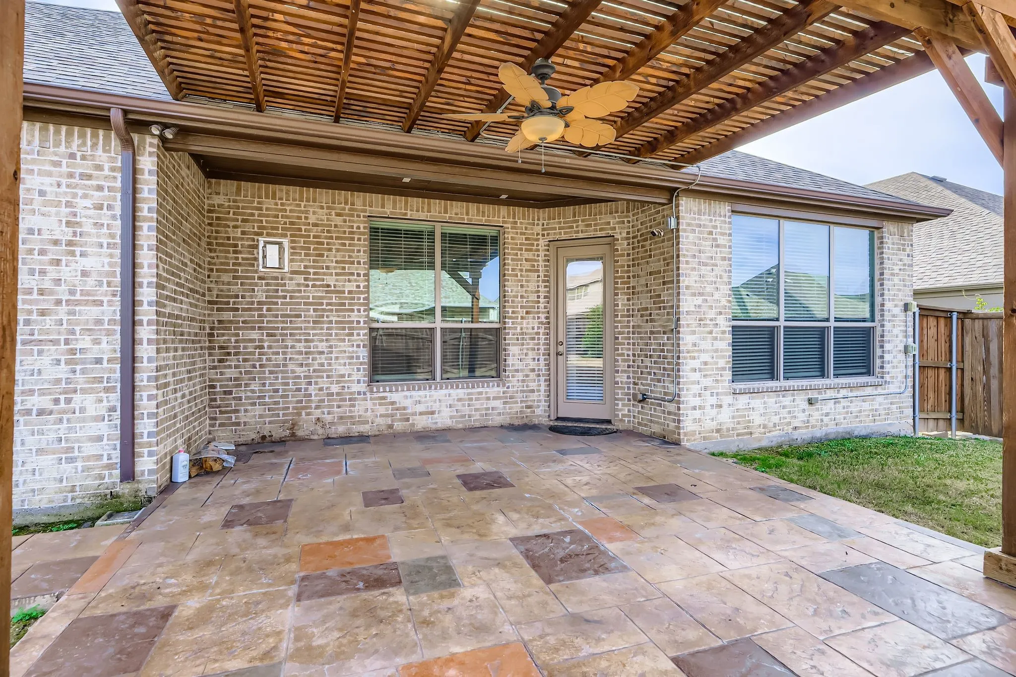 Single Family Residence For Sale in Rockwall County , 932 Hunters Creek Drive, Rockwall, Texas 75087, 4 Bedroom, 4 Bathroom, 3 Garage spaces, 3,476 Sqft, built in 2019, mls#21130079, Real Estate Agent in Rockwall, Homes For Sale in Rockwall county, Homes For Sale in Rockwall, Realtor in Rockwall Texas, Real Estate Brokerage Independent Realty Texas, Luminita Cordes Realtor
