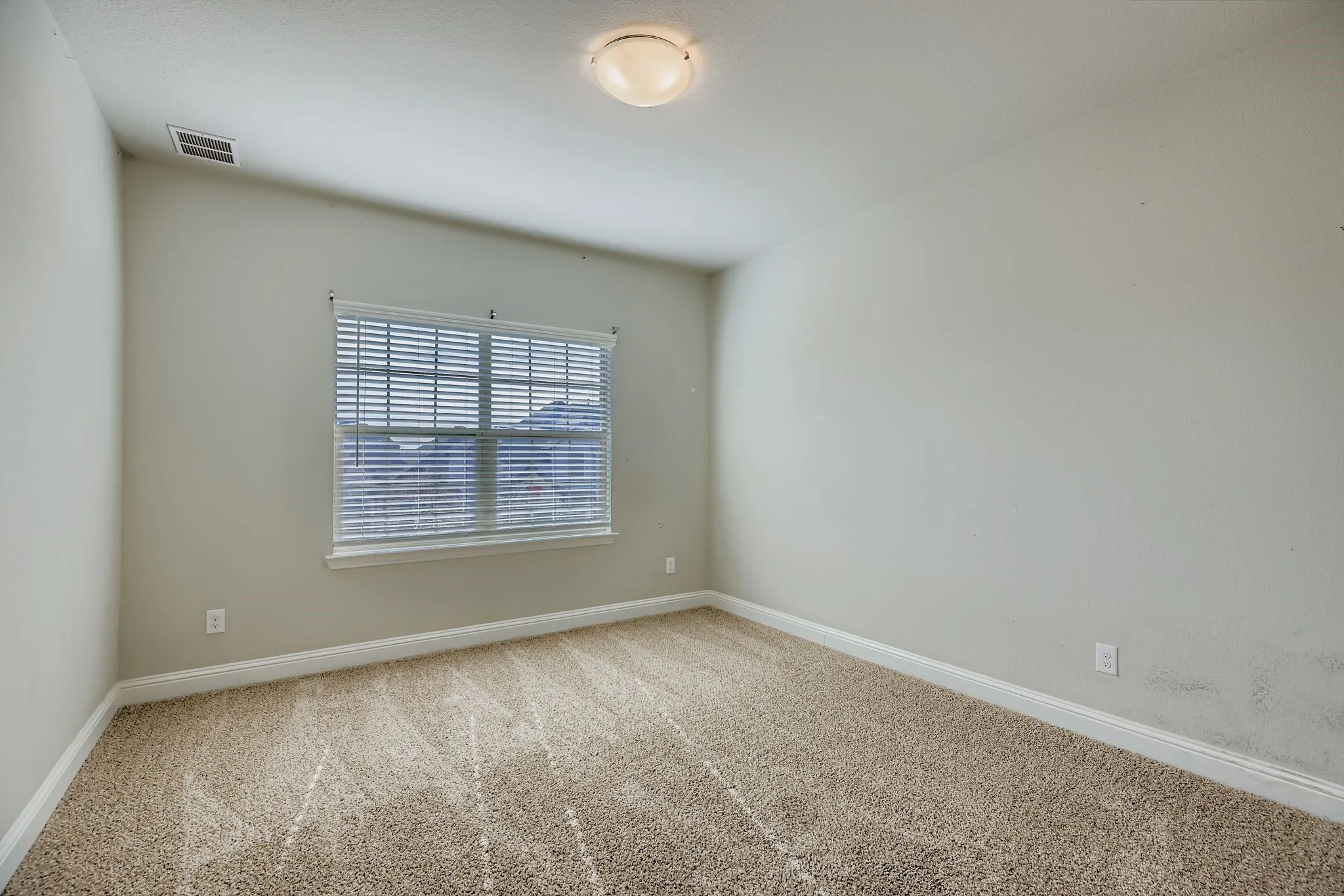 Single Family Residence For Sale in Rockwall County , 932 Hunters Creek Drive, Rockwall, Texas 75087, 4 Bedroom, 4 Bathroom, 3 Garage spaces, 3,476 Sqft, built in 2019, mls#21130079, Real Estate Agent in Rockwall, Homes For Sale in Rockwall county, Homes For Sale in Rockwall, Realtor in Rockwall Texas, Real Estate Brokerage Independent Realty Texas, Luminita Cordes Realtor