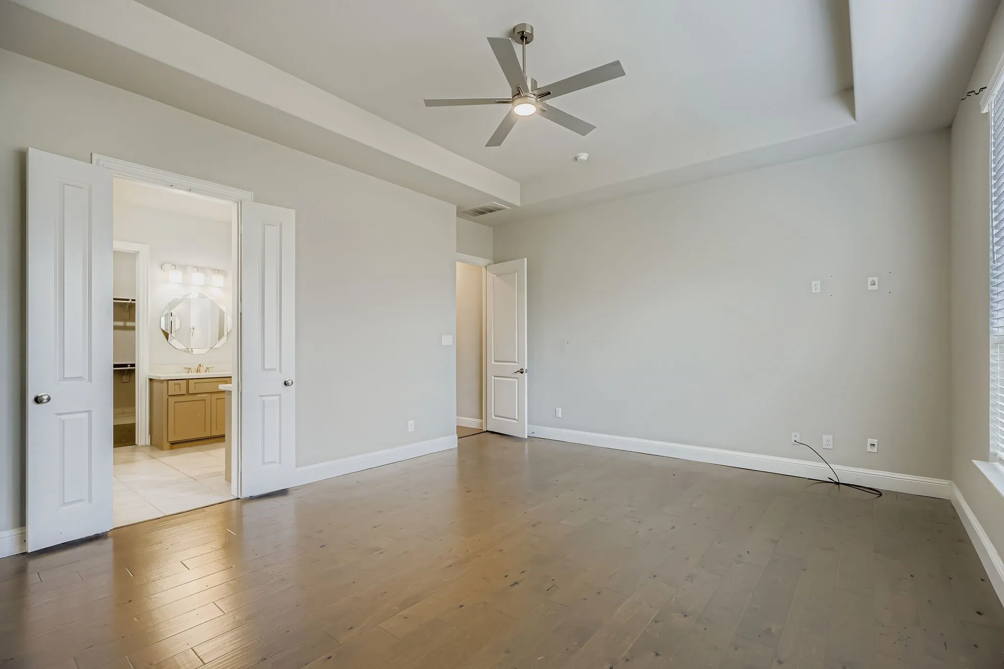 Single Family Residence For Sale in Rockwall County , 932 Hunters Creek Drive, Rockwall, Texas 75087, 4 Bedroom, 4 Bathroom, 3 Garage spaces, 3,476 Sqft, built in 2019, mls#21130079, Real Estate Agent in Rockwall, Homes For Sale in Rockwall county, Homes For Sale in Rockwall, Realtor in Rockwall Texas, Real Estate Brokerage Independent Realty Texas, Luminita Cordes Realtor