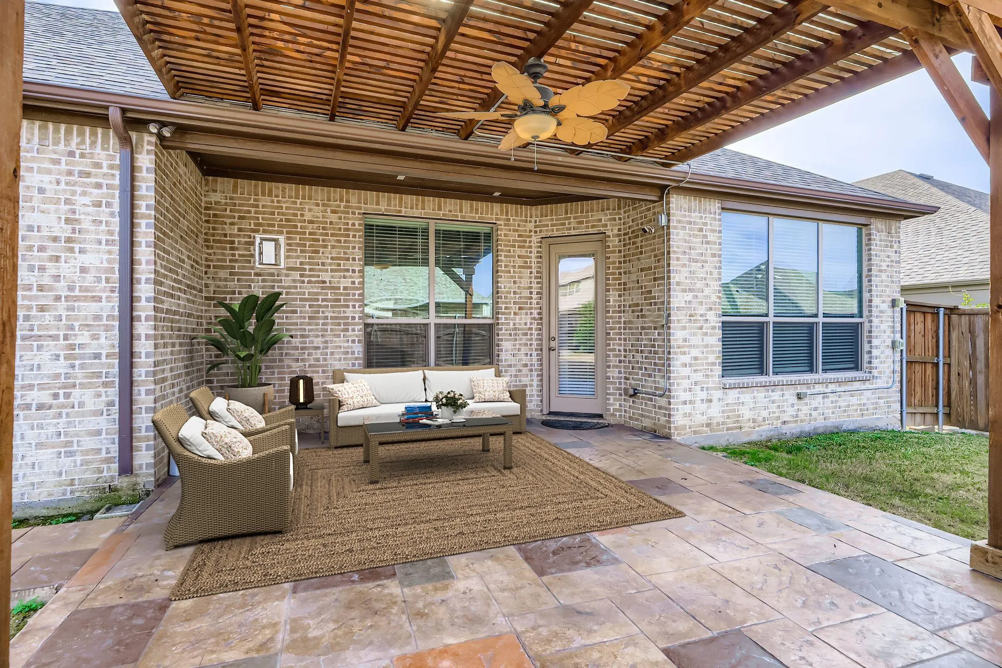 Single Family Residence For Sale in Rockwall County , 932 Hunters Creek Drive, Rockwall, Texas 75087, 4 Bedroom, 4 Bathroom, 3 Garage spaces, 3,476 Sqft, built in 2019, mls#21130079, Real Estate Agent in Rockwall, Homes For Sale in Rockwall county, Homes For Sale in Rockwall, Realtor in Rockwall Texas, Real Estate Brokerage Independent Realty Texas, Luminita Cordes Realtor
