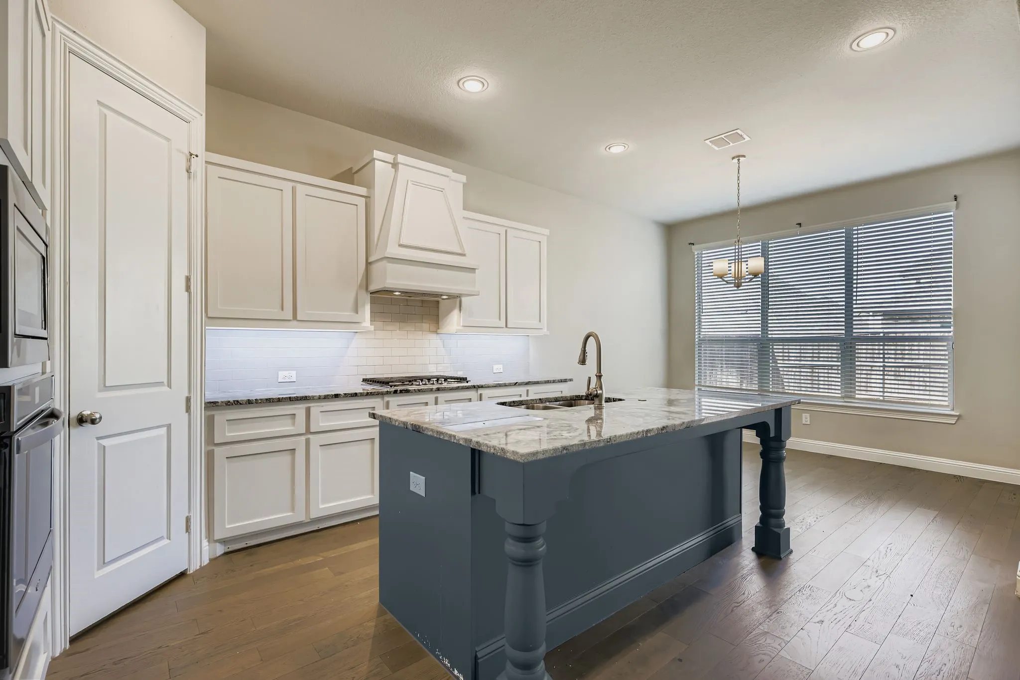 Single Family Residence For Sale in Rockwall County , 932 Hunters Creek Drive, Rockwall, Texas 75087, 4 Bedroom, 4 Bathroom, 3 Garage spaces, 3,476 Sqft, built in 2019, mls#21130079, Real Estate Agent in Rockwall, Homes For Sale in Rockwall county, Homes For Sale in Rockwall, Realtor in Rockwall Texas, Real Estate Brokerage Independent Realty Texas, Luminita Cordes Realtor