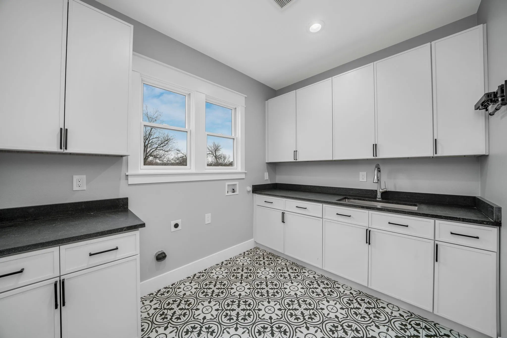 Single Family Residence For Sale in Dallas County , 6047 Velasco Avenue, Dallas, Texas 75206, 3 Bedroom, 4 Bathroom, 2 Garage spaces, 2,620 Sqft, built in 2025, New Construction - Complete, mls#21139149, Real Estate Agent in Dallas, Homes For Sale in Dallas county, Homes For Sale in Dallas, Realtor in Dallas Texas, Real Estate Brokerage Independent Realty Texas, Luminita Cordes Realtor