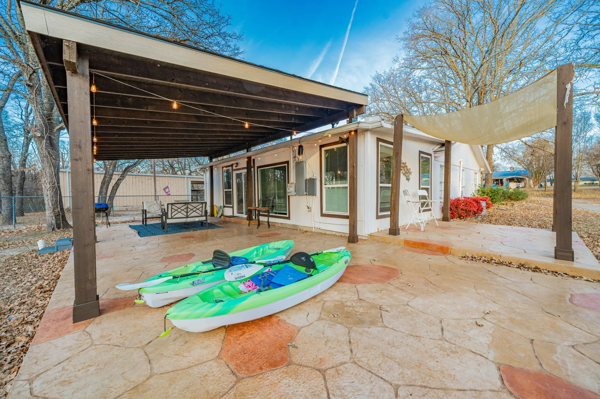 Single Family Residence For Sale in Rains County , 674 Briggs Boulevard, East Tawakoni, Texas 75472, 3 Bedroom, 2 Bathroom, Garage spaces, 1,365 Sqft, built in 1963, mls#21148630, Real Estate Agent in East Tawakoni, Homes For Sale in Rains county, Homes For Sale in East Tawakoni, Realtor in East Tawakoni Texas, Real Estate Brokerage Independent Realty Texas, Luminita Cordes Realtor