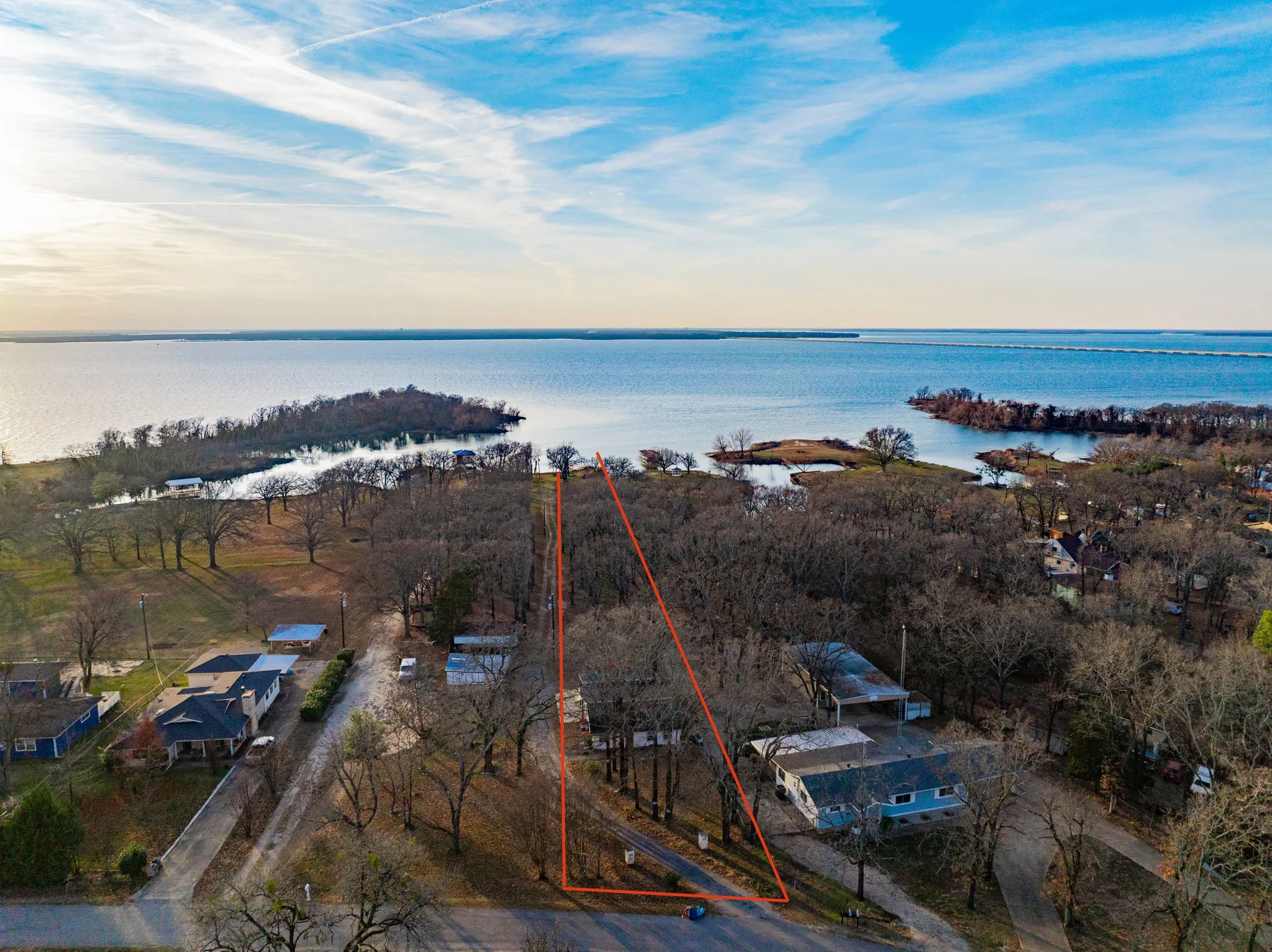 Single Family Residence For Sale in Rains County , 674 Briggs Boulevard, East Tawakoni, Texas 75472, 3 Bedroom, 2 Bathroom, Garage spaces, 1,365 Sqft, built in 1963, mls#21148630, Real Estate Agent in East Tawakoni, Homes For Sale in Rains county, Homes For Sale in East Tawakoni, Realtor in East Tawakoni Texas, Real Estate Brokerage Independent Realty Texas, Luminita Cordes Realtor