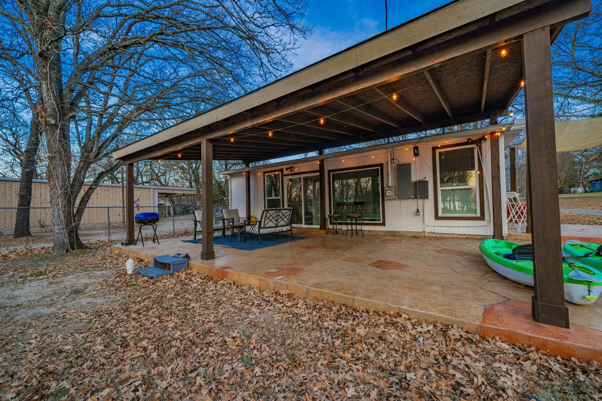 Single Family Residence For Sale in Rains County , 674 Briggs Boulevard, East Tawakoni, Texas 75472, 3 Bedroom, 2 Bathroom, Garage spaces, 1,365 Sqft, built in 1963, mls#21148630, Real Estate Agent in East Tawakoni, Homes For Sale in Rains county, Homes For Sale in East Tawakoni, Realtor in East Tawakoni Texas, Real Estate Brokerage Independent Realty Texas, Luminita Cordes Realtor