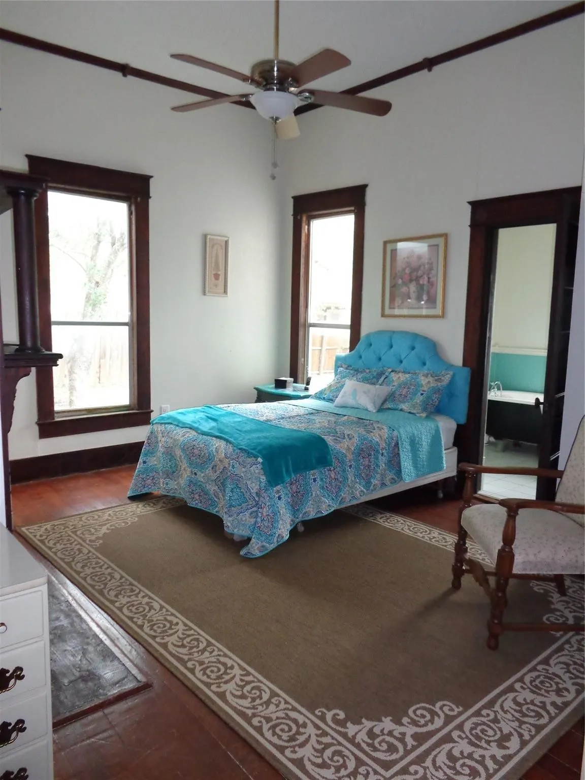 Single Family Residence For Sale in Johnson County , 211 W Purdom Avenue, Alvarado, Texas 76009, 3 Bedroom, 2 Bathroom, 1 Garage spaces, 2,218 Sqft, built in 1958, Preowned, mls#21149029, Real Estate Agent in Alvarado, Homes For Sale in Johnson county, Homes For Sale in Alvarado, Realtor in Alvarado Texas, Real Estate Brokerage Independent Realty Texas, Luminita Cordes Realtor