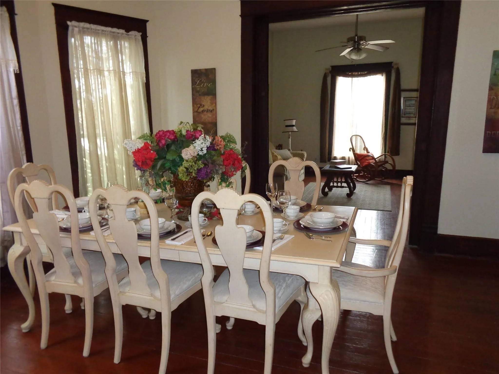 Single Family Residence For Sale in Johnson County , 211 W Purdom Avenue, Alvarado, Texas 76009, 3 Bedroom, 2 Bathroom, 1 Garage spaces, 2,218 Sqft, built in 1958, Preowned, mls#21149029, Real Estate Agent in Alvarado, Homes For Sale in Johnson county, Homes For Sale in Alvarado, Realtor in Alvarado Texas, Real Estate Brokerage Independent Realty Texas, Luminita Cordes Realtor